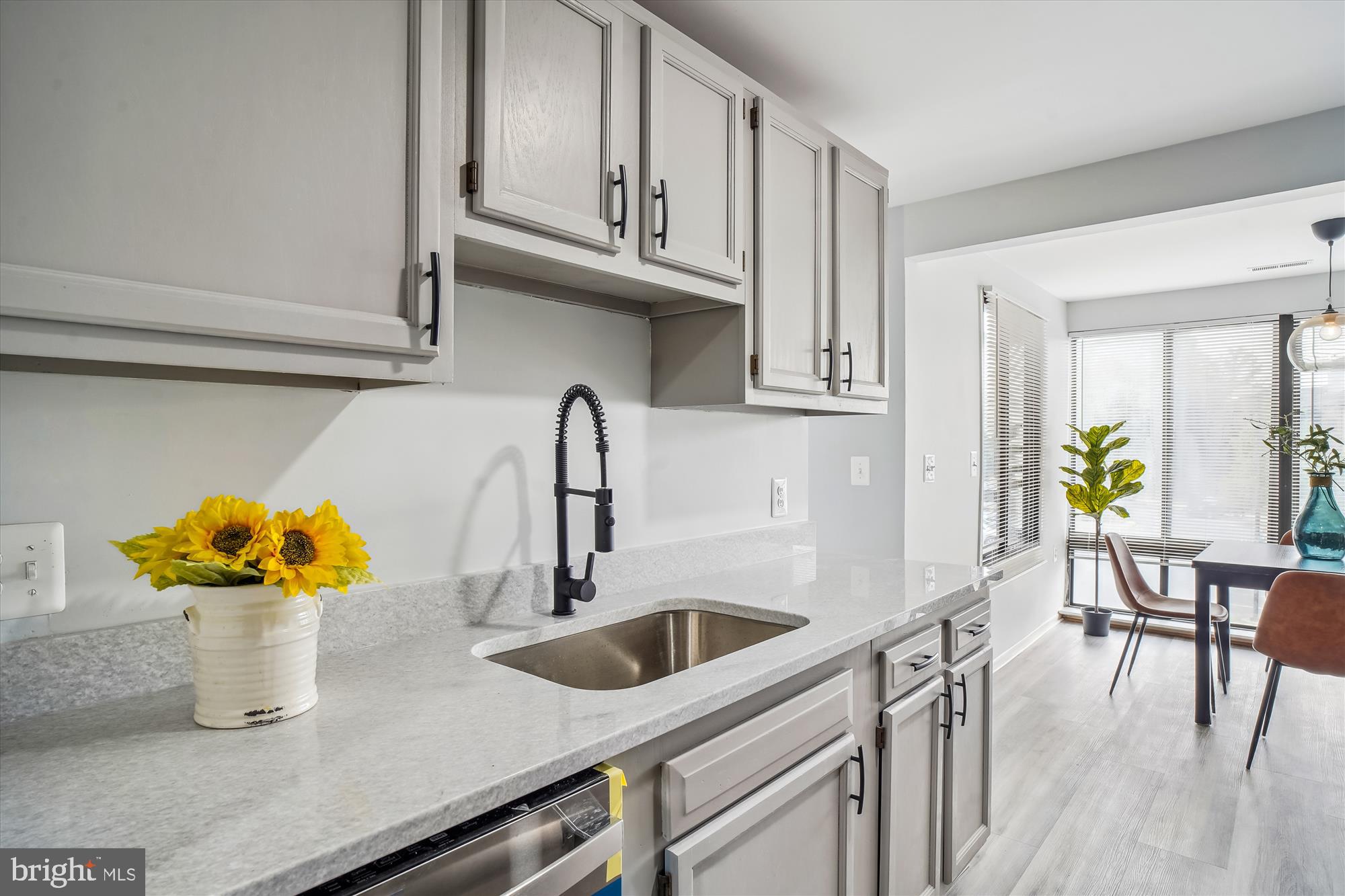 FARMINGDALE - Residential