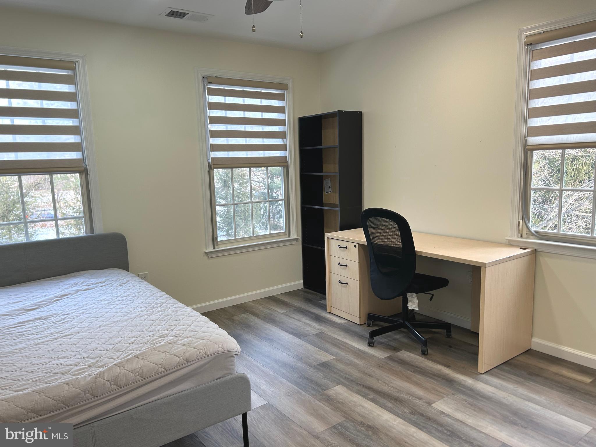 GWYNEDD HUNT - Residential