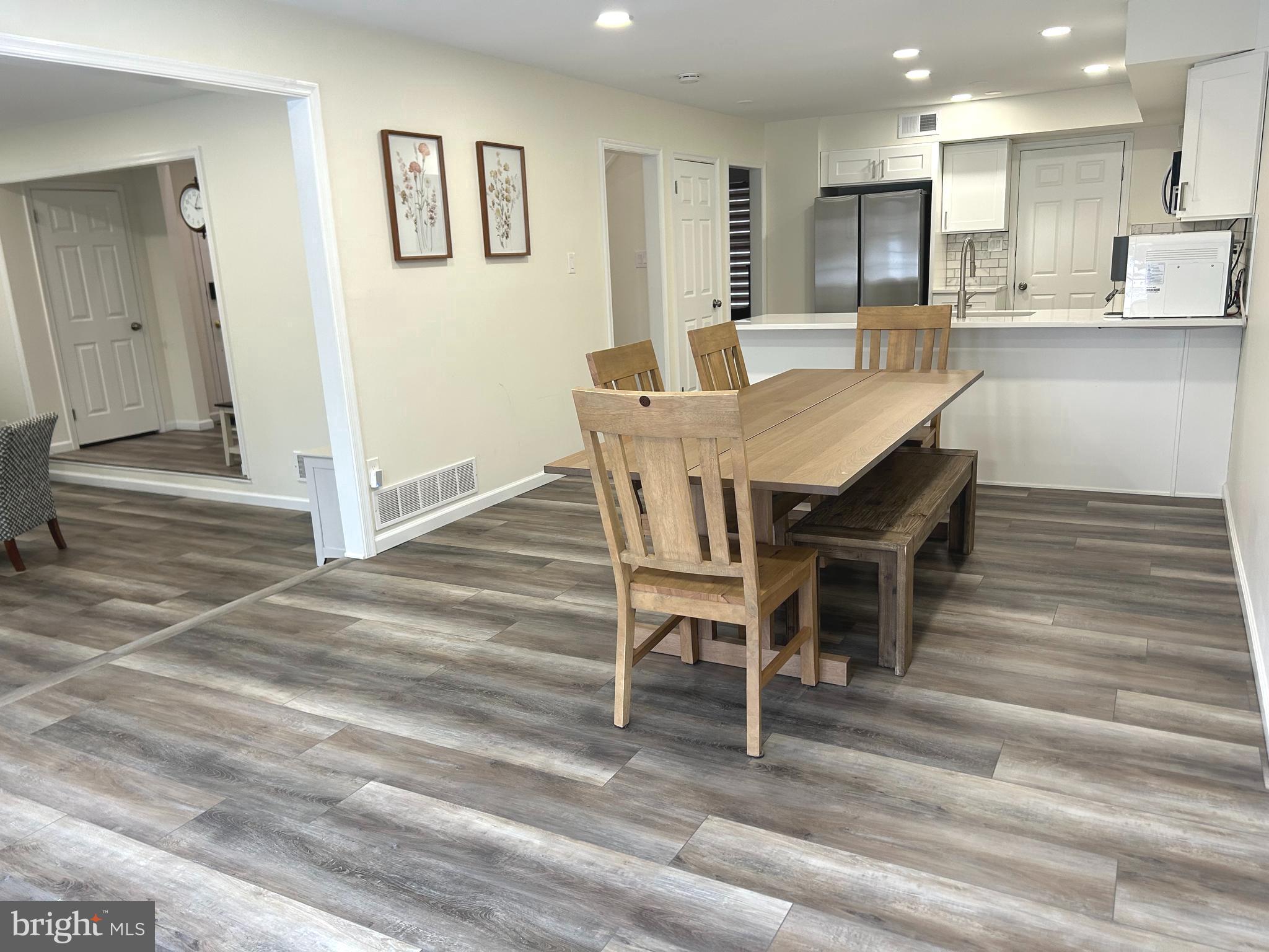 GWYNEDD HUNT - Residential