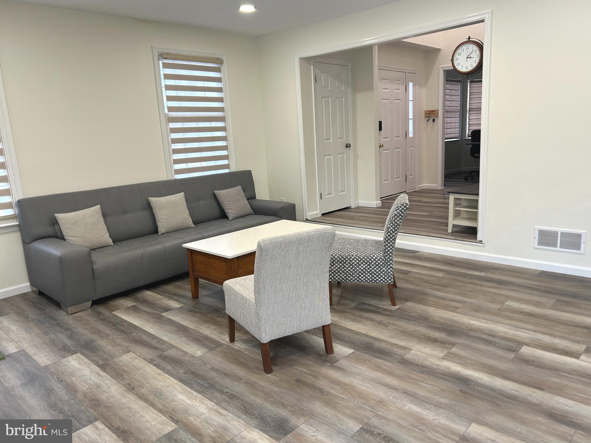 GWYNEDD HUNT - Residential