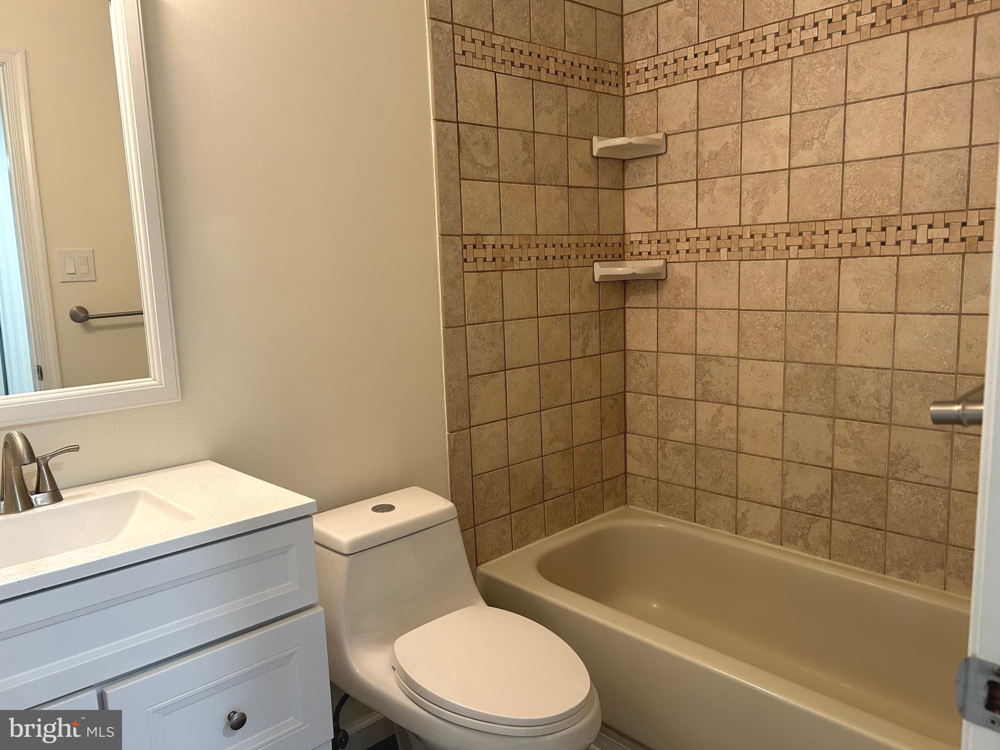 GWYNEDD HUNT - Residential