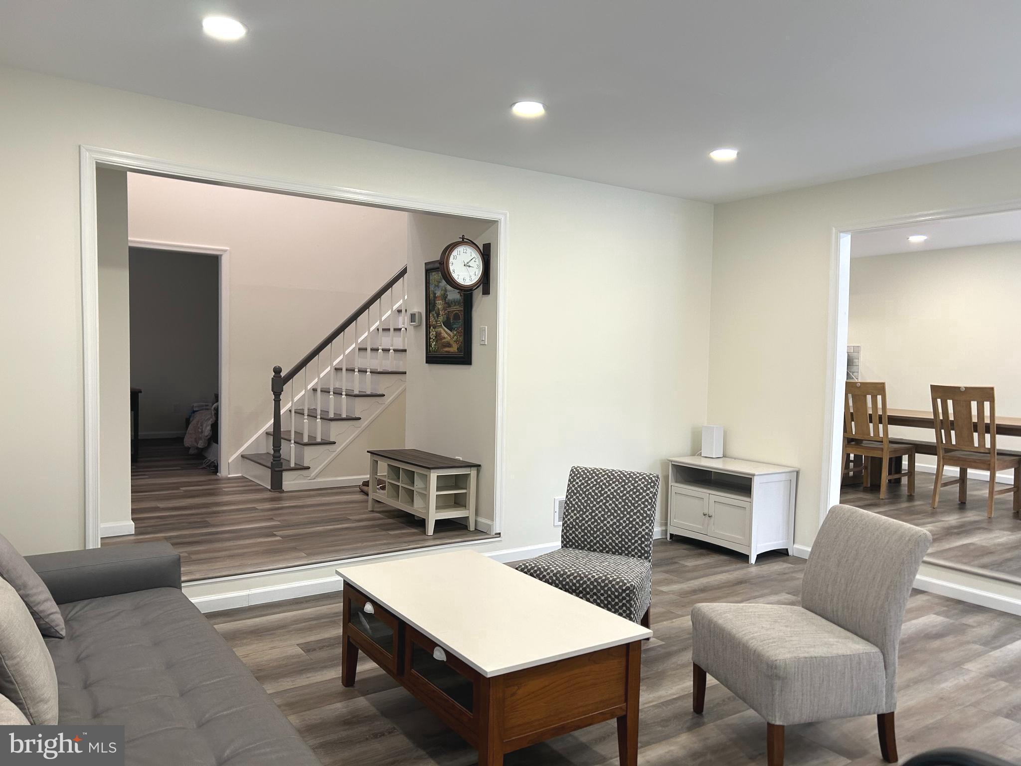 GWYNEDD HUNT - Residential