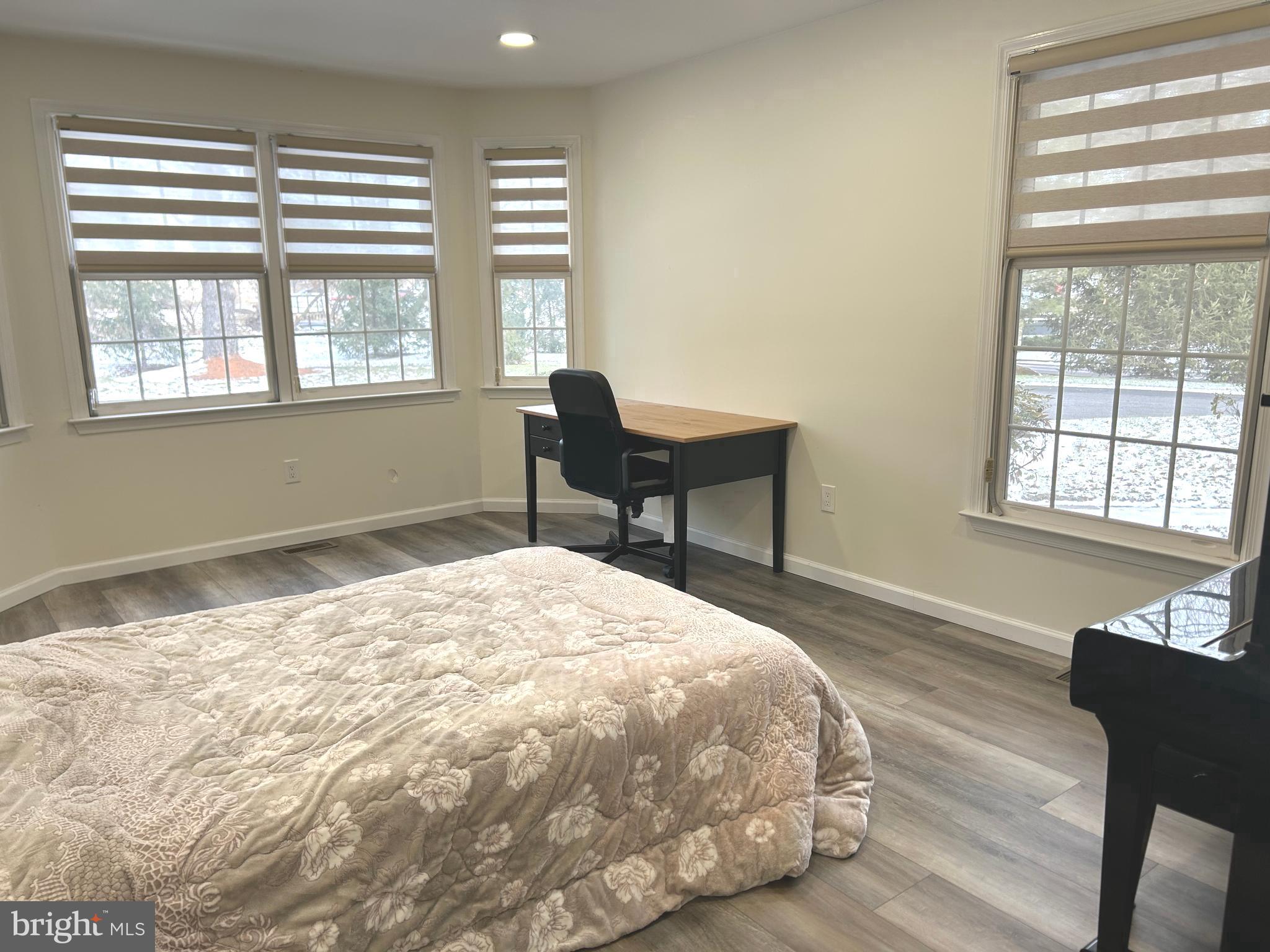 GWYNEDD HUNT - Residential