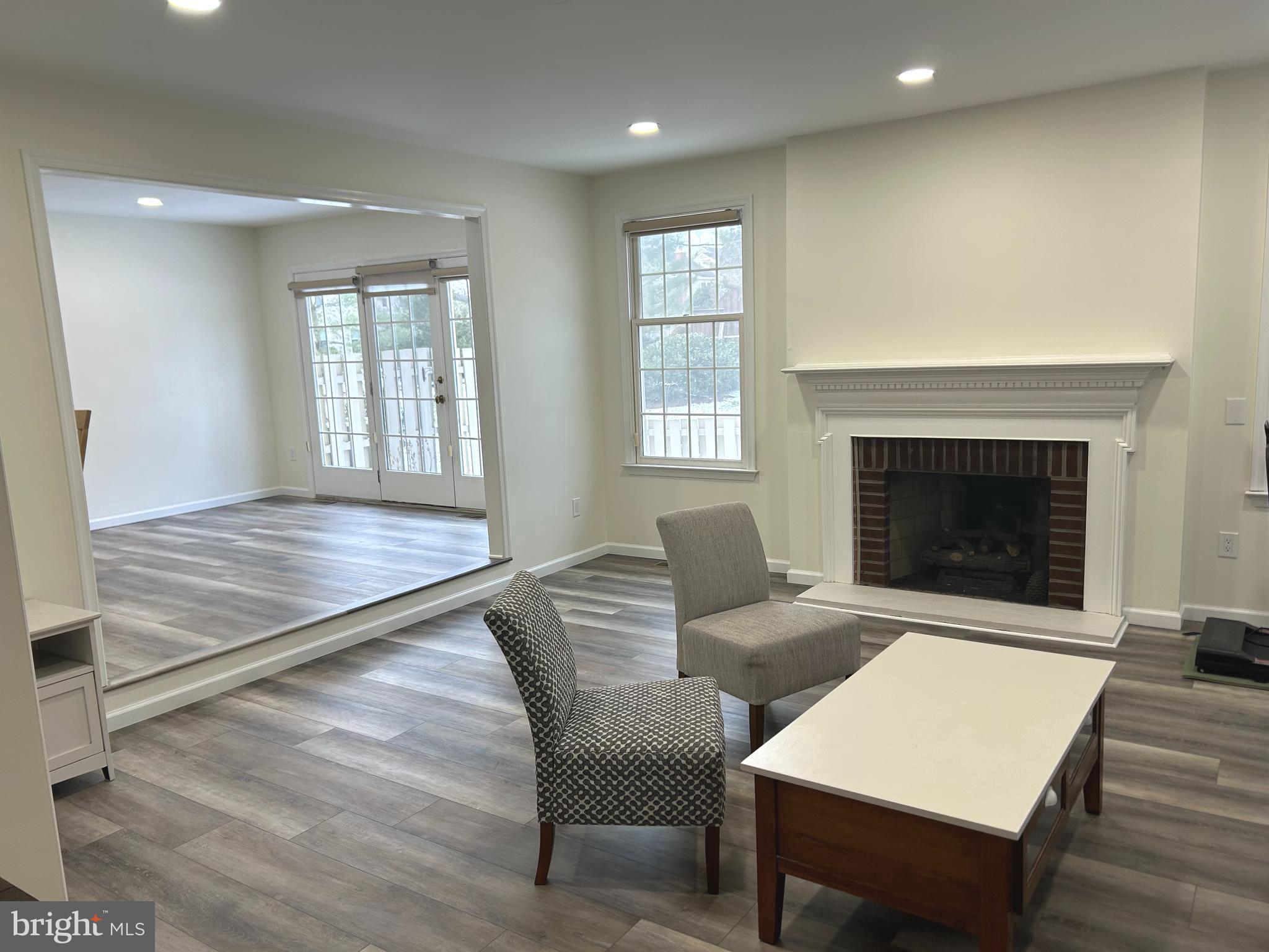 GWYNEDD HUNT - Residential