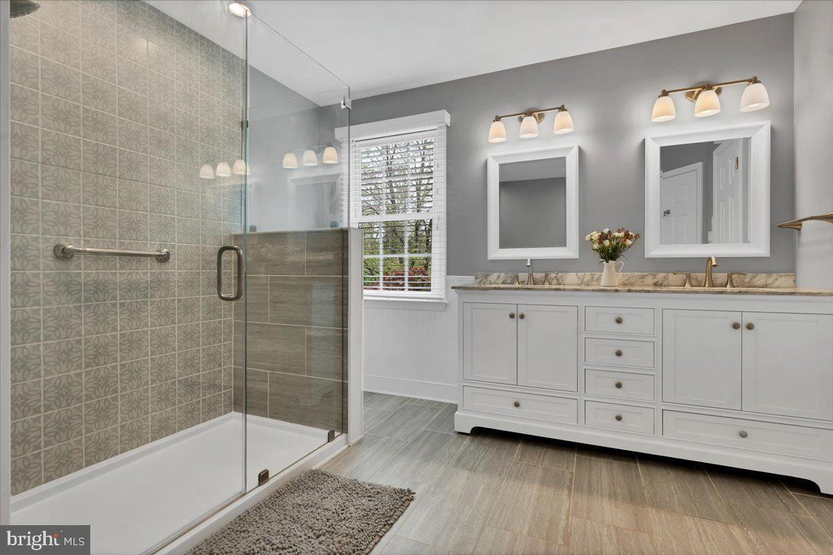 GWYNEDD HUNT - Residential