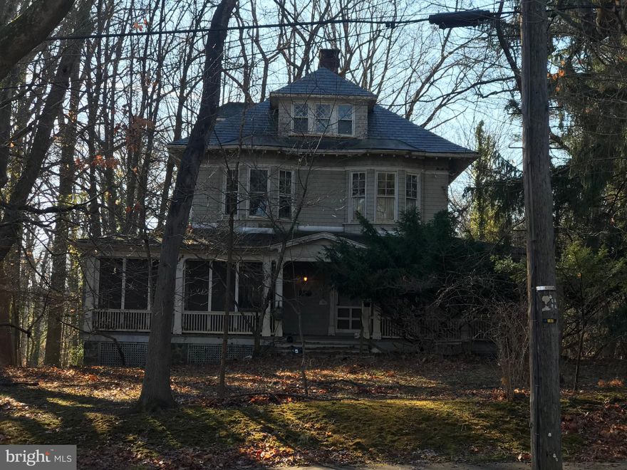 Investor Alert!  This MT Washington with great bones sits on a large Lot. The homes currently has 7 Bedrooms 3.5 baths. Turn this home into something spectacular. This home is in need of complete Rehab.