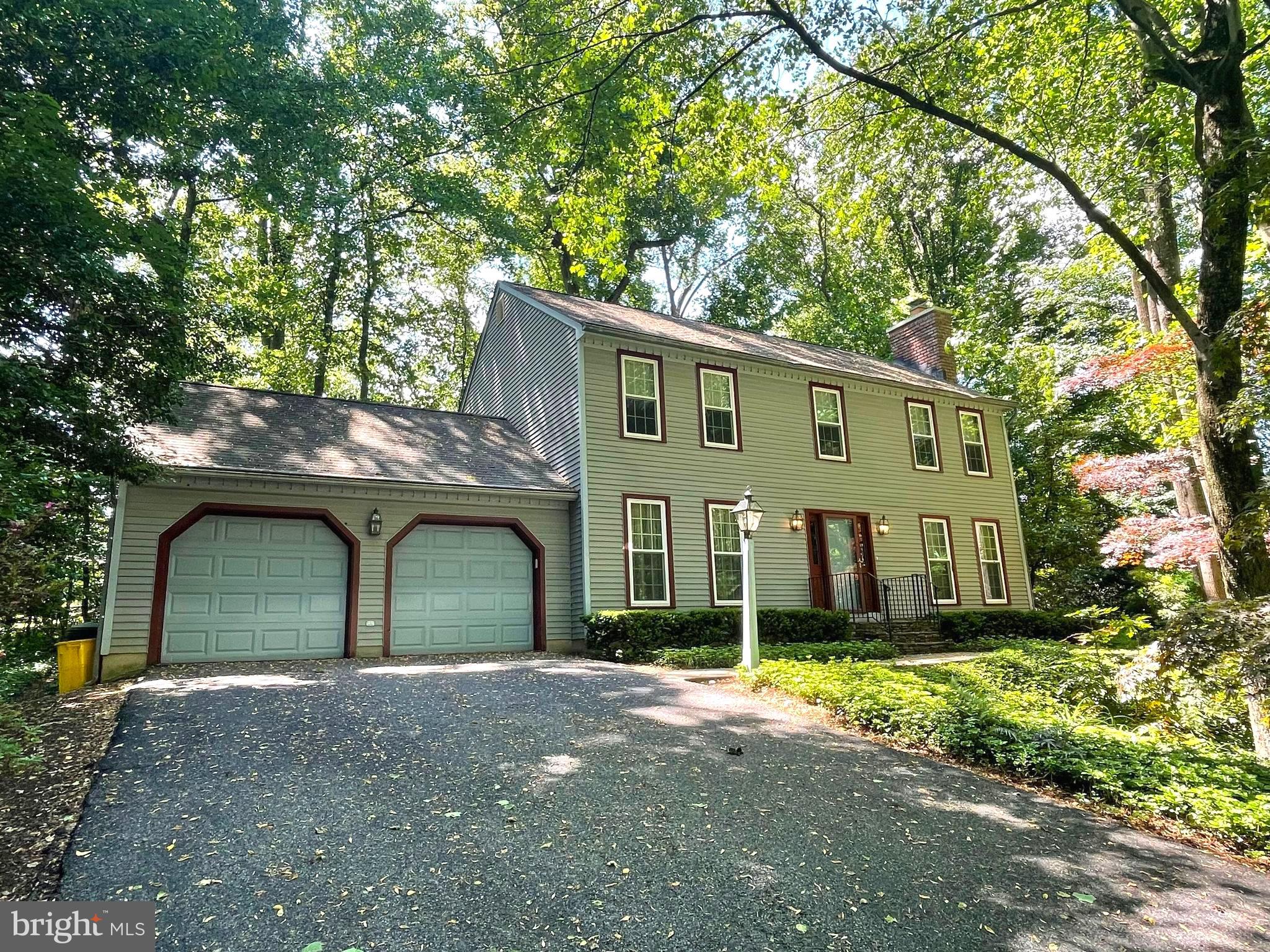 1689 CAMDEN COURT