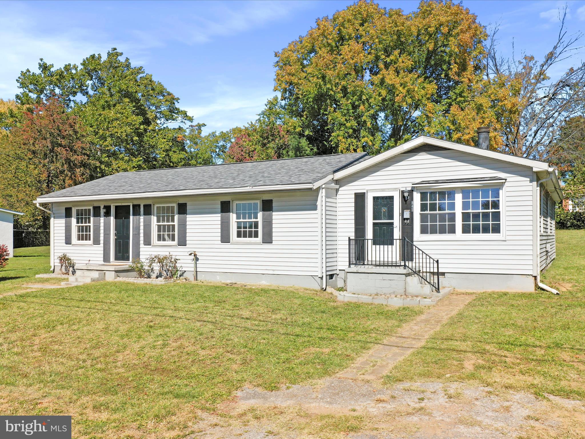 ROYAL VILLAGE - Residential