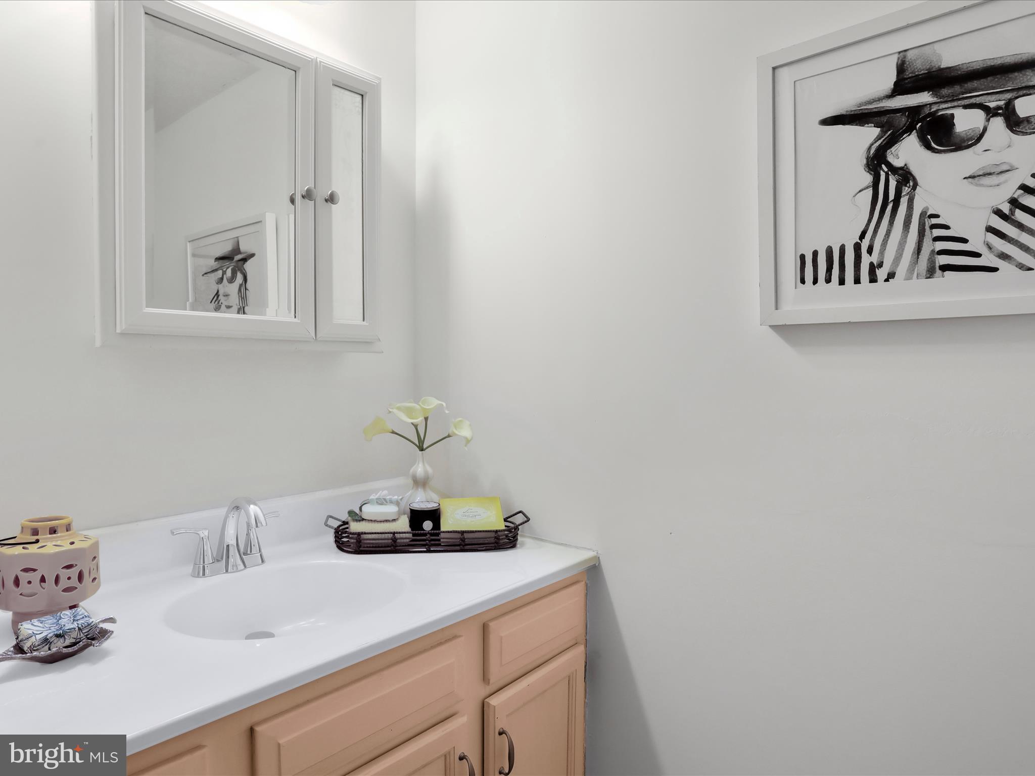 ROYAL VILLAGE - Residential