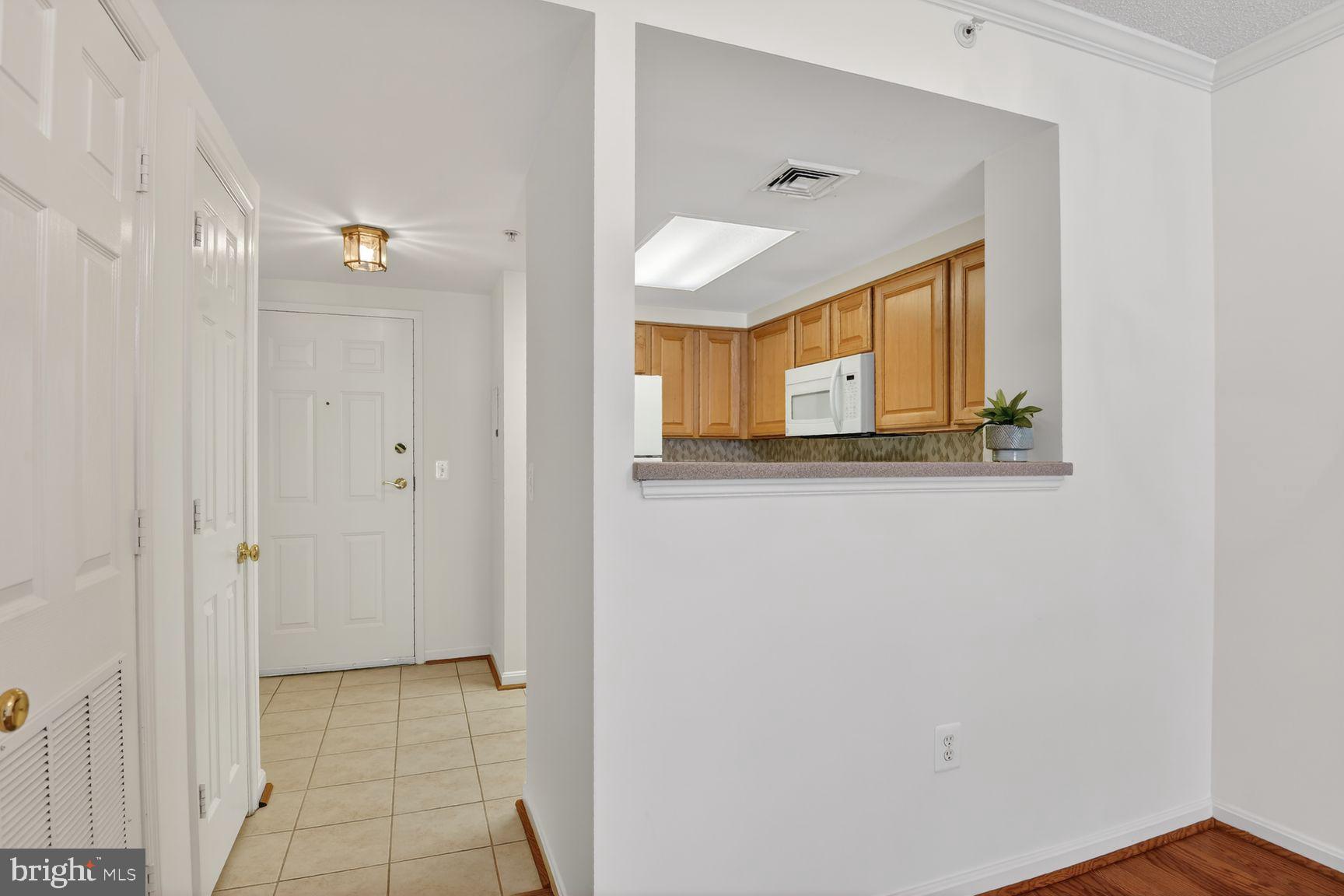 LEXINGTON SQUARE - Residential