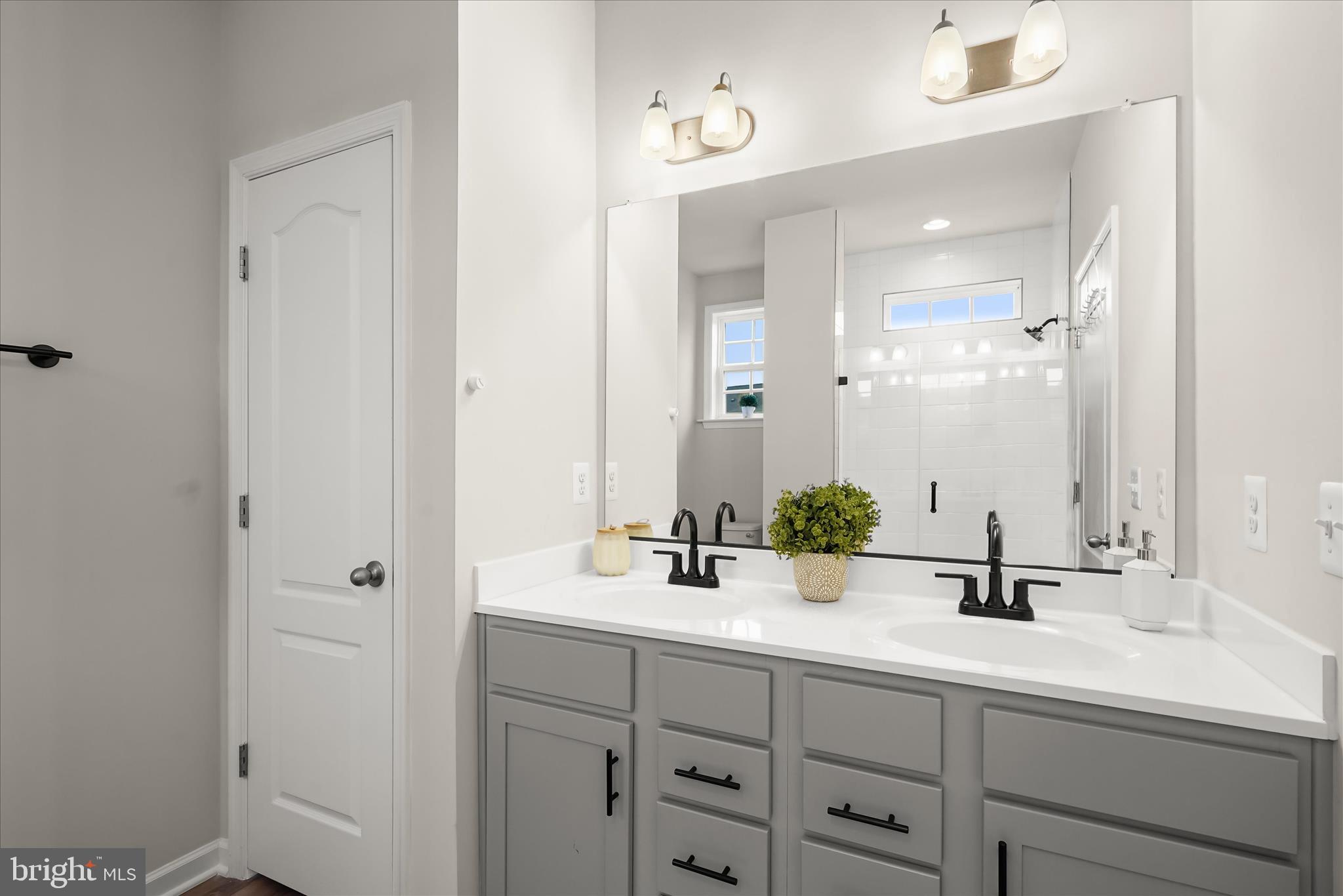 LAUREL OVERLOOK - Residential