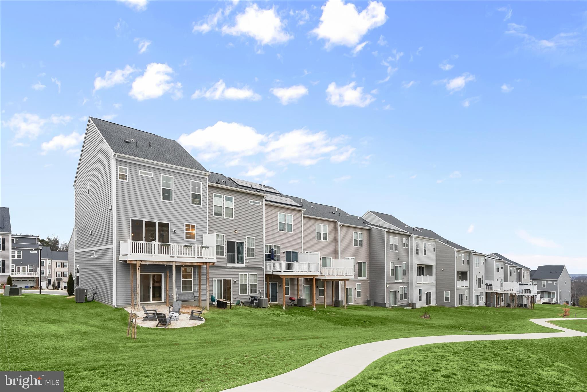 LAUREL OVERLOOK - Residential