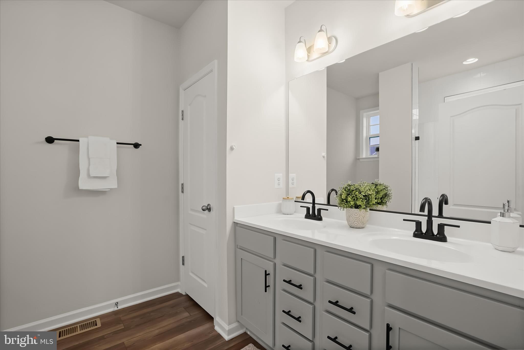 LAUREL OVERLOOK - Residential