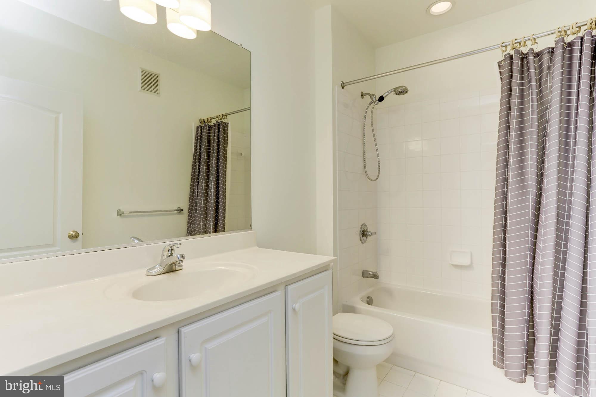 RIVER HILL - Residential Lease