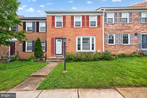 Photo of 29 Marwood Court, ROCKVILLE, MD 20850 (MLS # MDMC2237358)