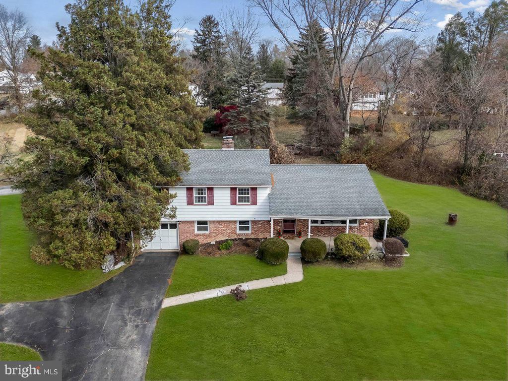 Photo of 1605 Country Lane, ASTON, PA 19014 (MLS # PADE2103700)