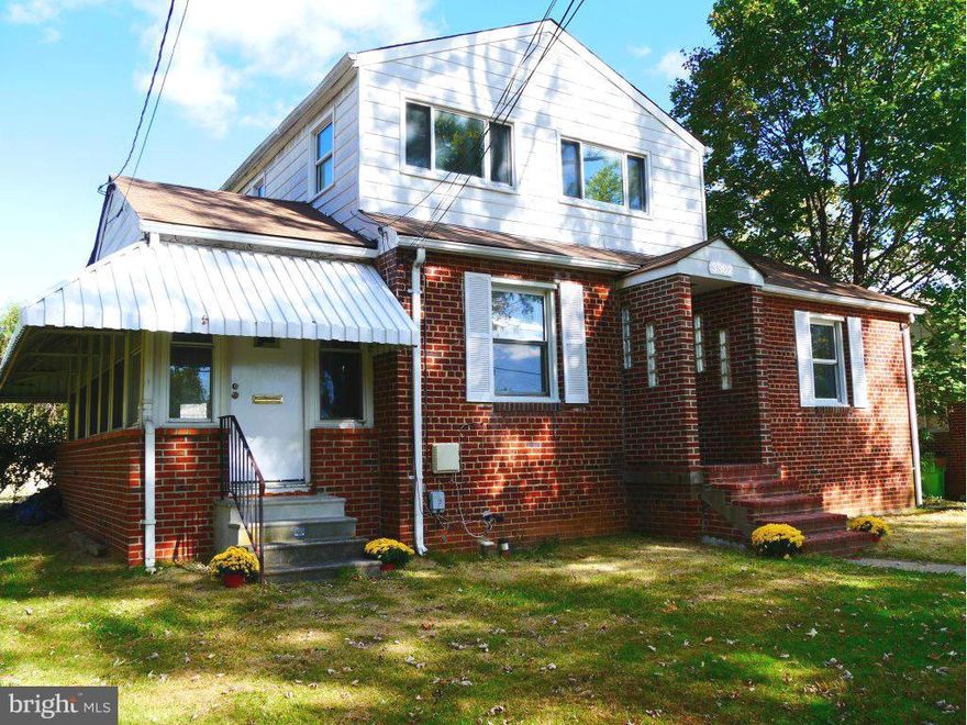 Spacious, move-in ready Brick home on a  great  lot priced to sell! spacious living room with hardwoods, throughout the complete first floor level.Large sunroom, New wall to wall carpet the rest of the house. eat-in kitchen. four large bedrooms. Top level mbr with large closet & updated baths on all levels. lower level with huge family room, side exit. private  large fenced yard with storage shed.