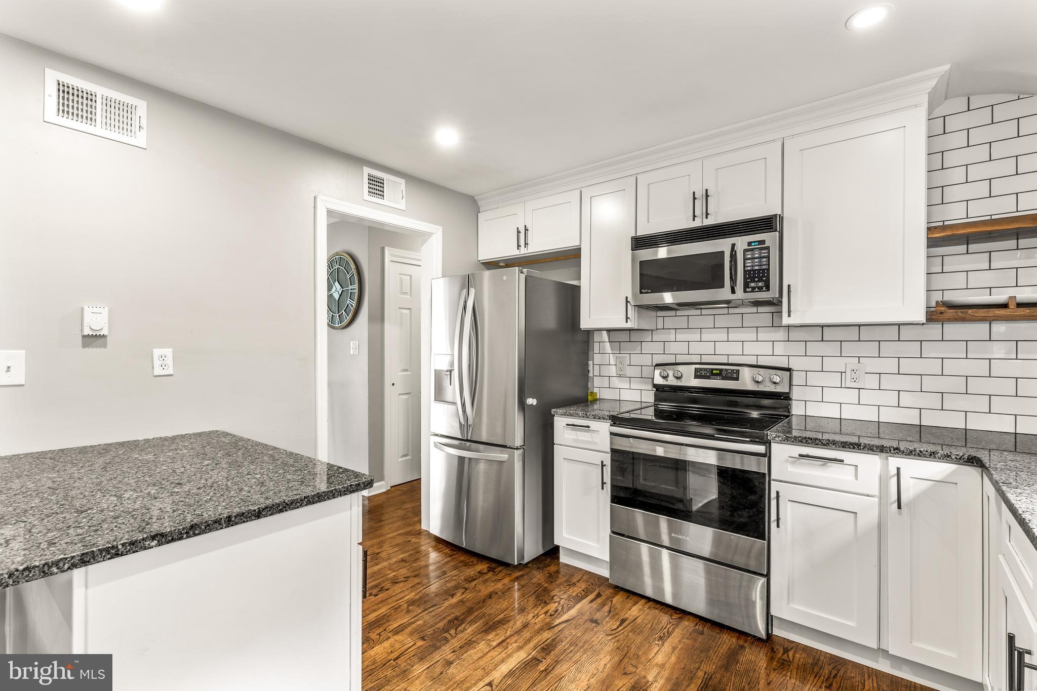 MISSION HILLS - Residential