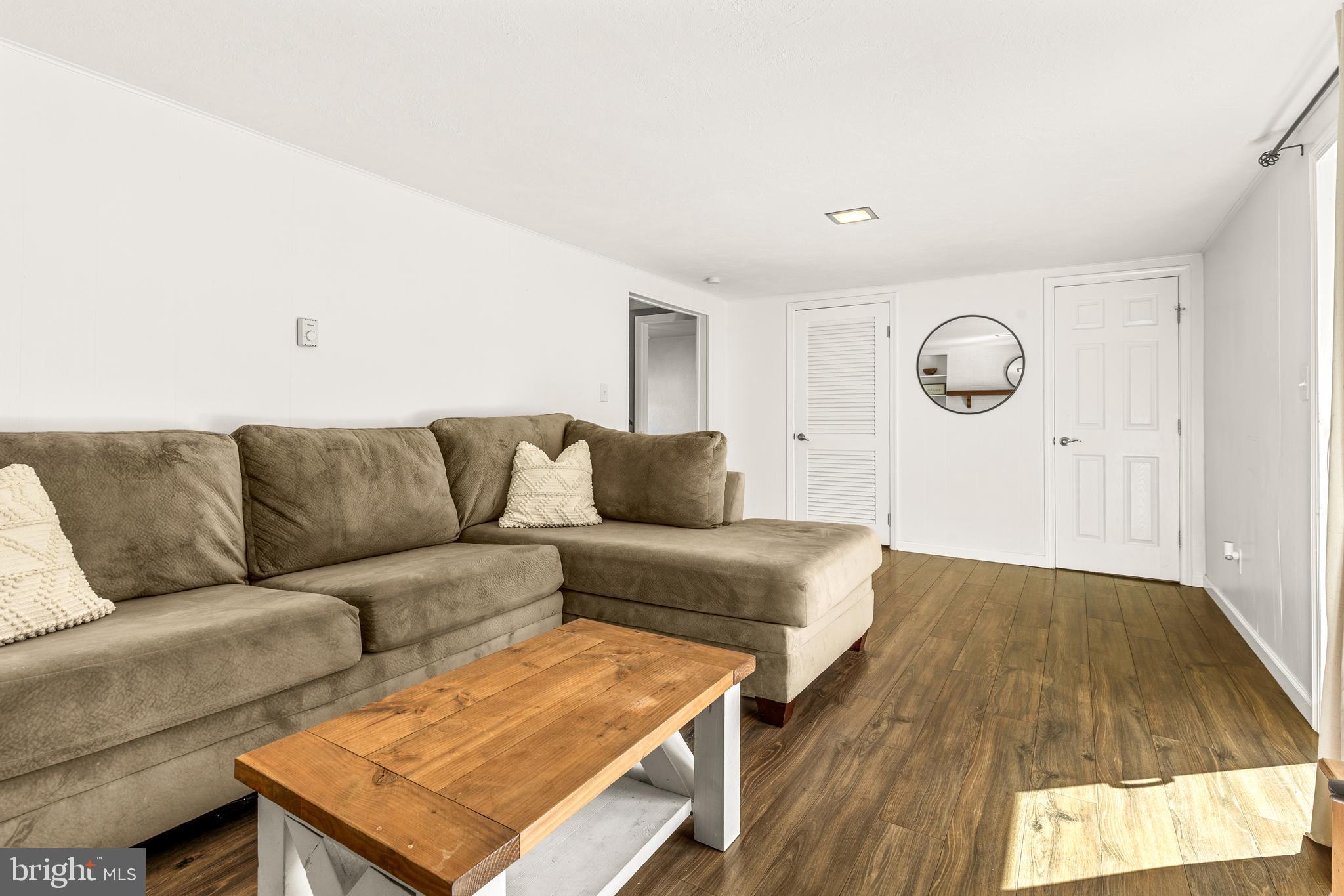 MISSION HILLS - Residential