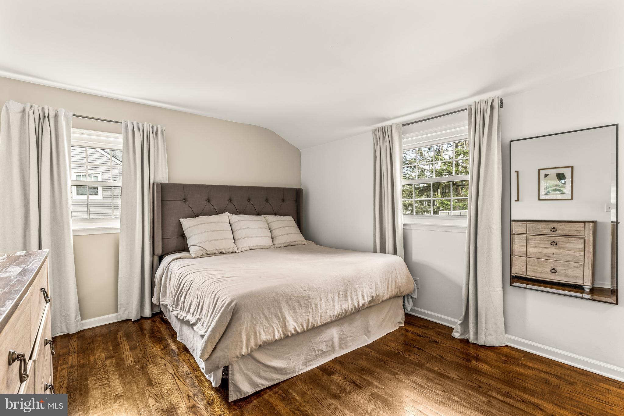 MISSION HILLS - Residential