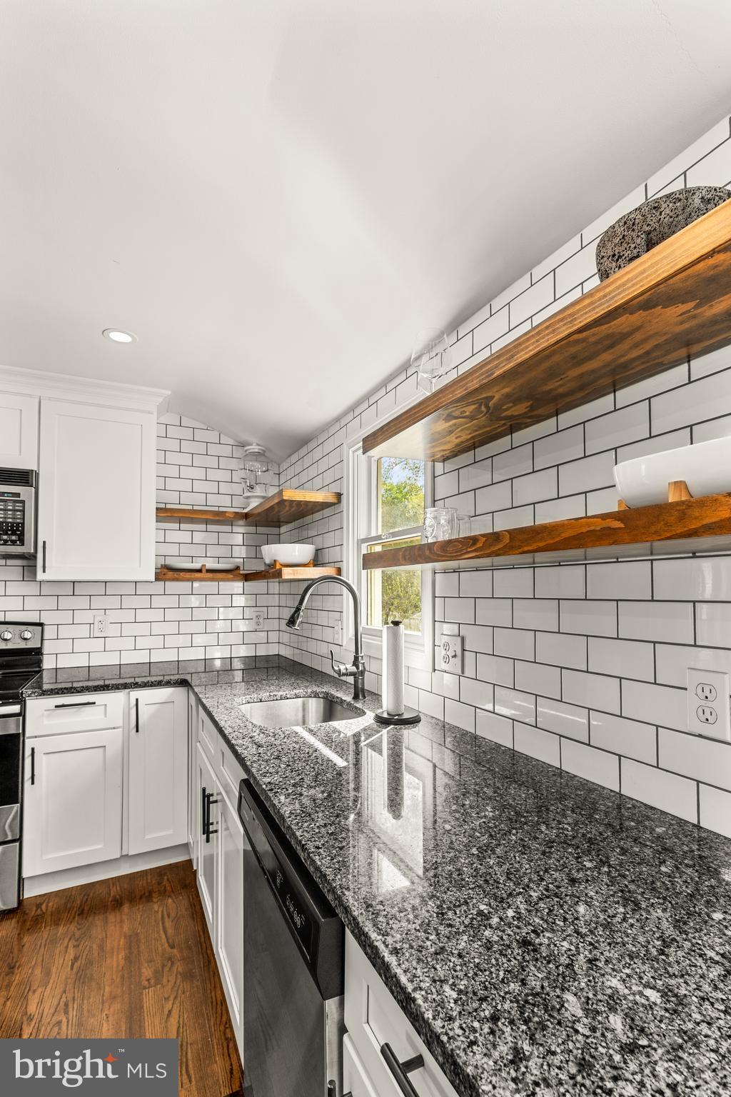 MISSION HILLS - Residential