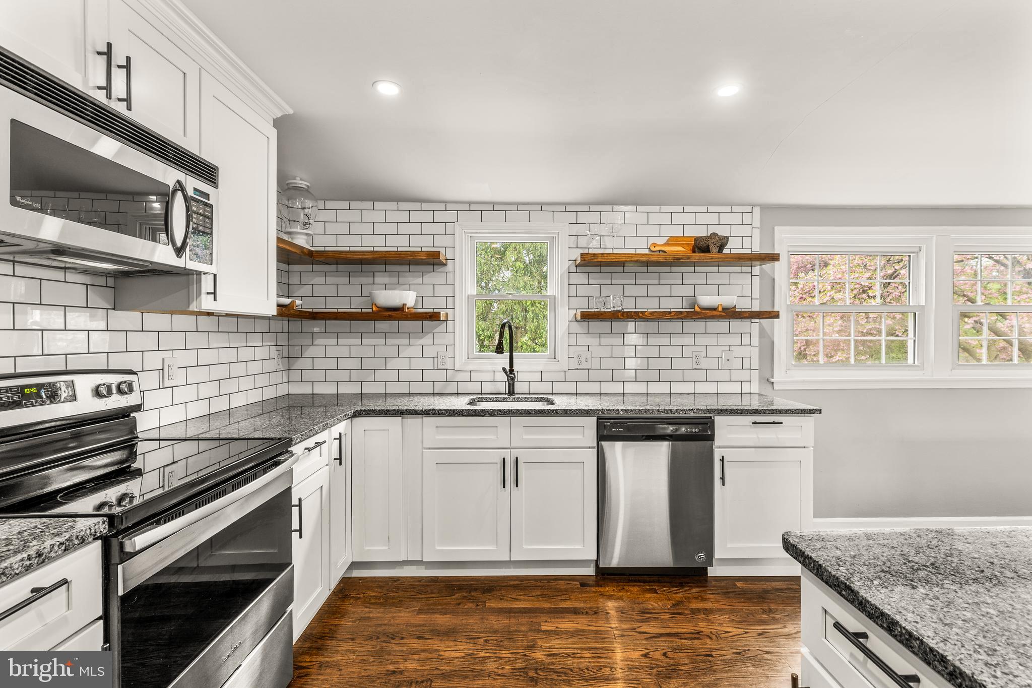 MISSION HILLS - Residential