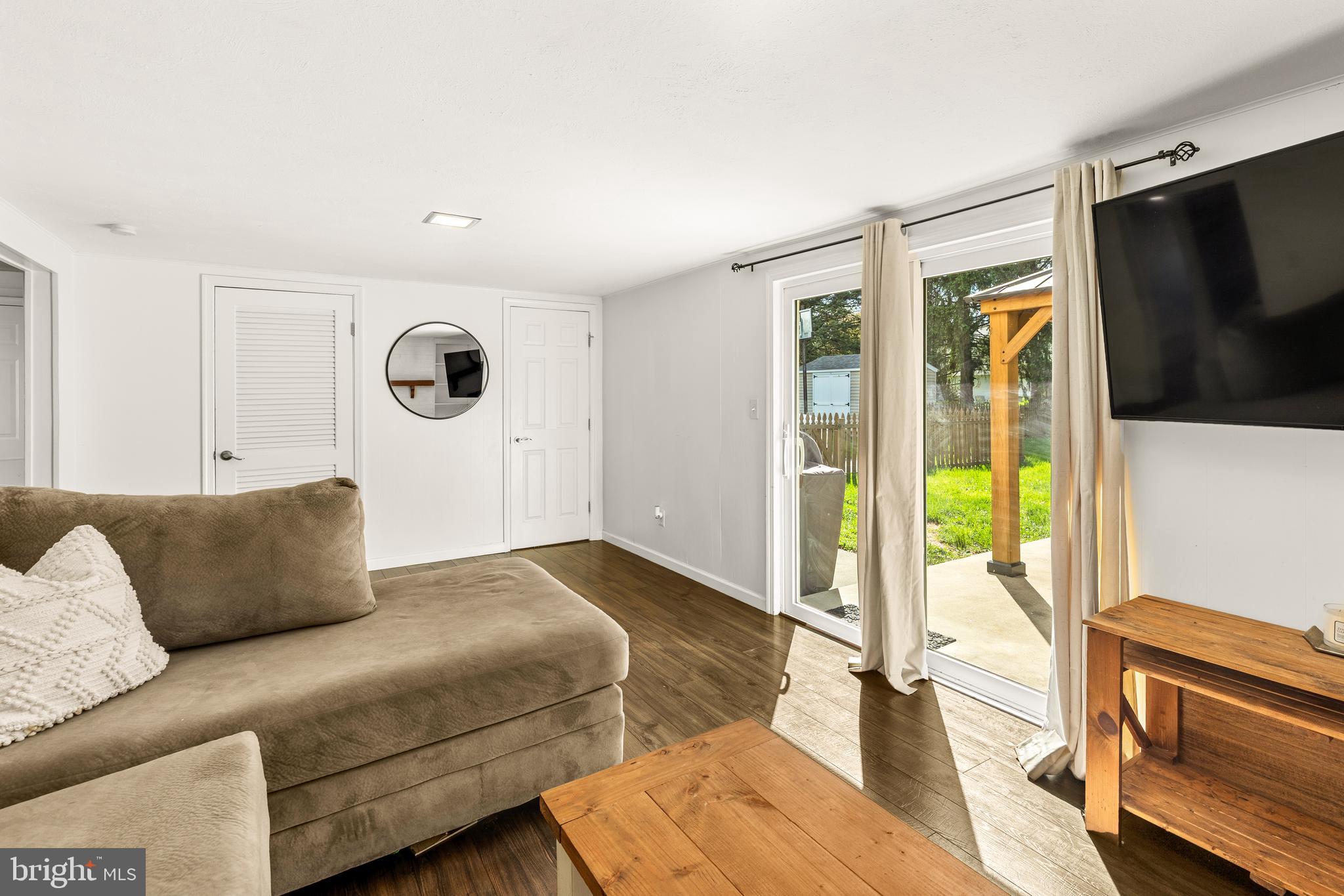 MISSION HILLS - Residential