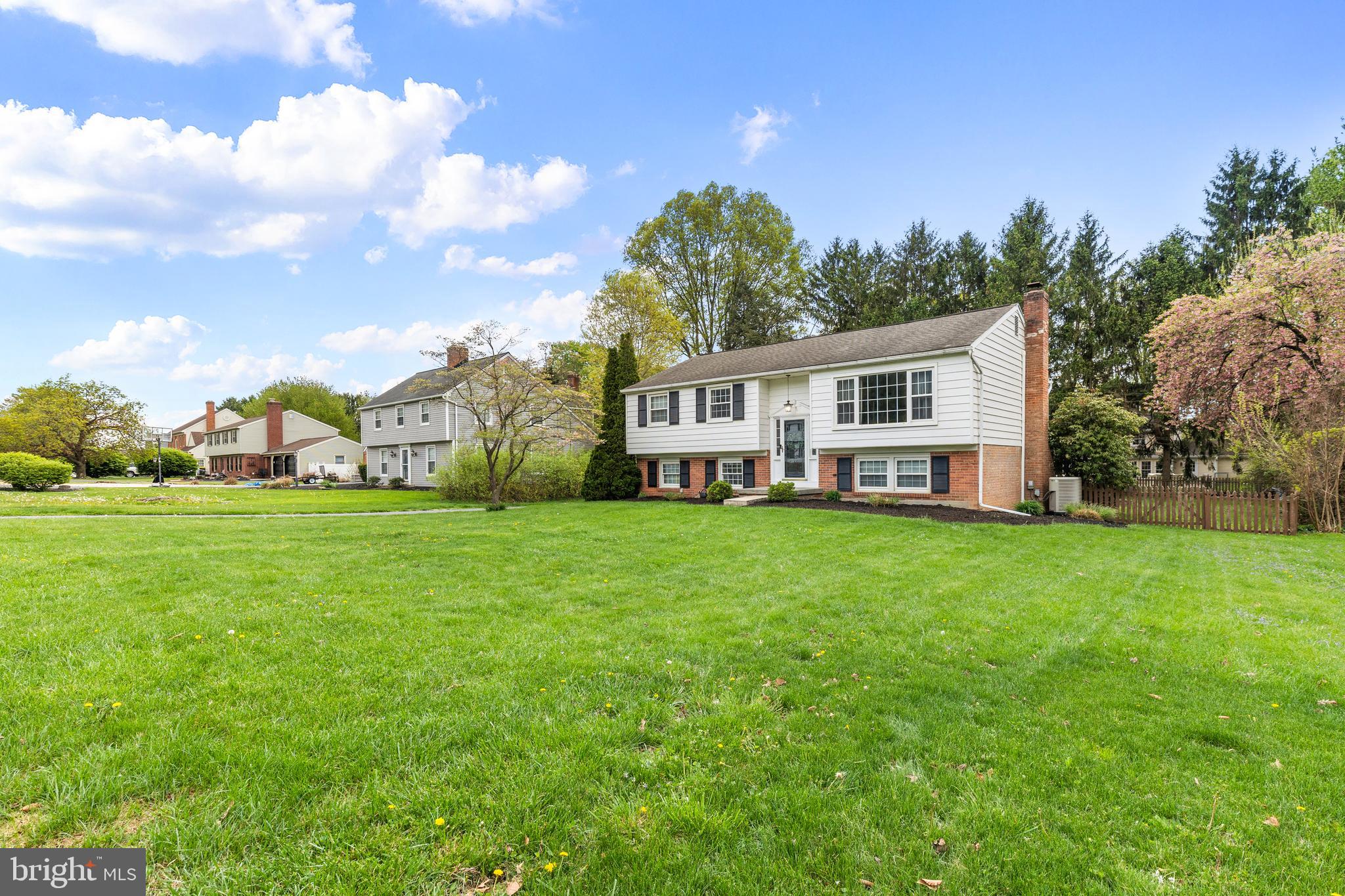 MISSION HILLS - Residential