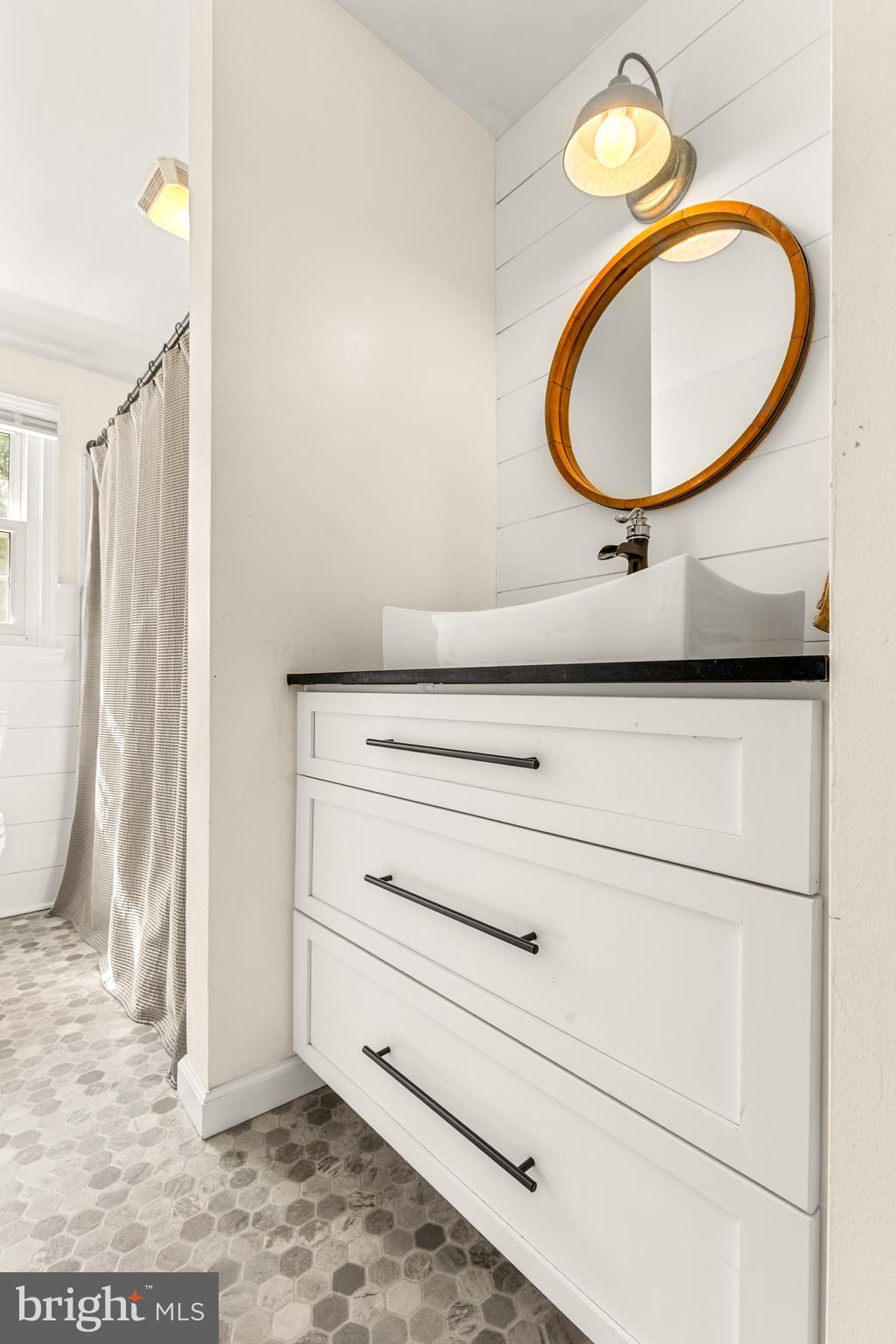 MISSION HILLS - Residential