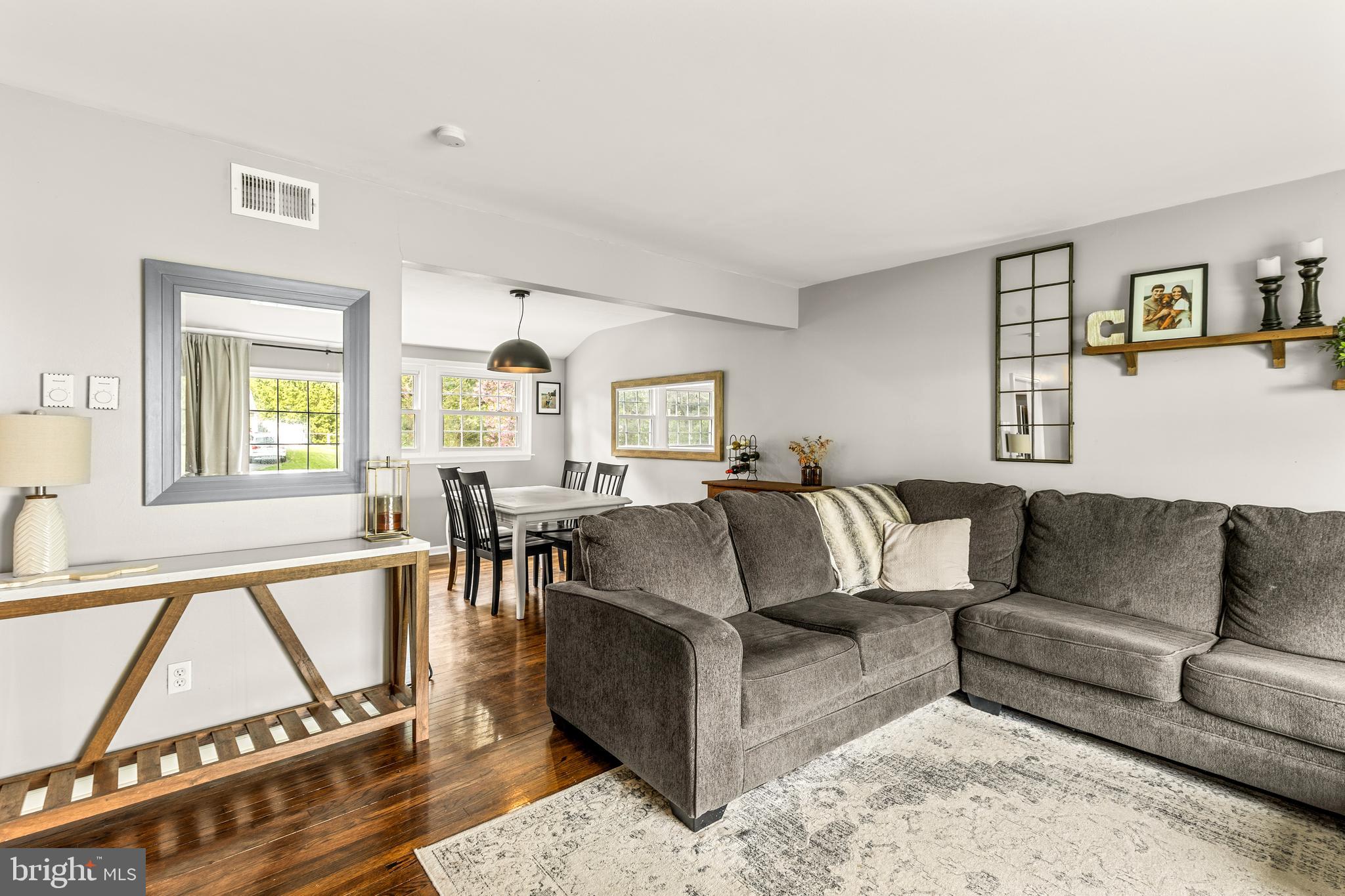 MISSION HILLS - Residential