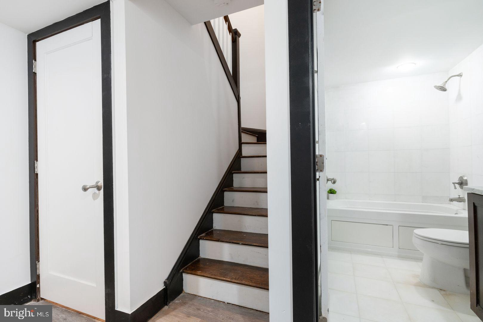 ART MUSEUM AREA - Residential Lease