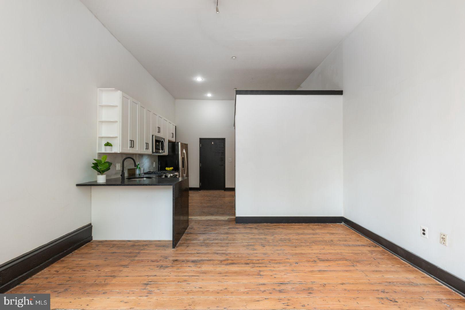 ART MUSEUM AREA - Residential Lease