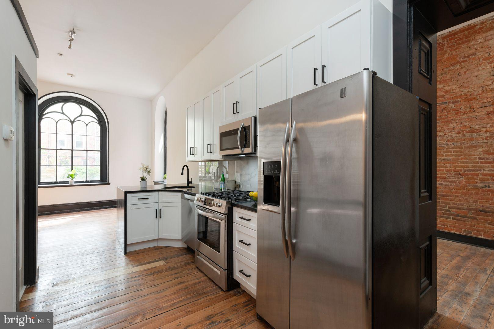 ART MUSEUM AREA - Residential Lease