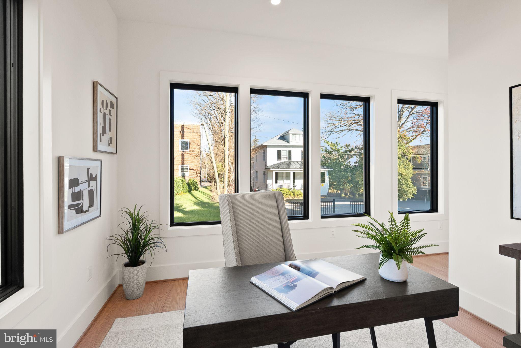 CLARENDON - Residential