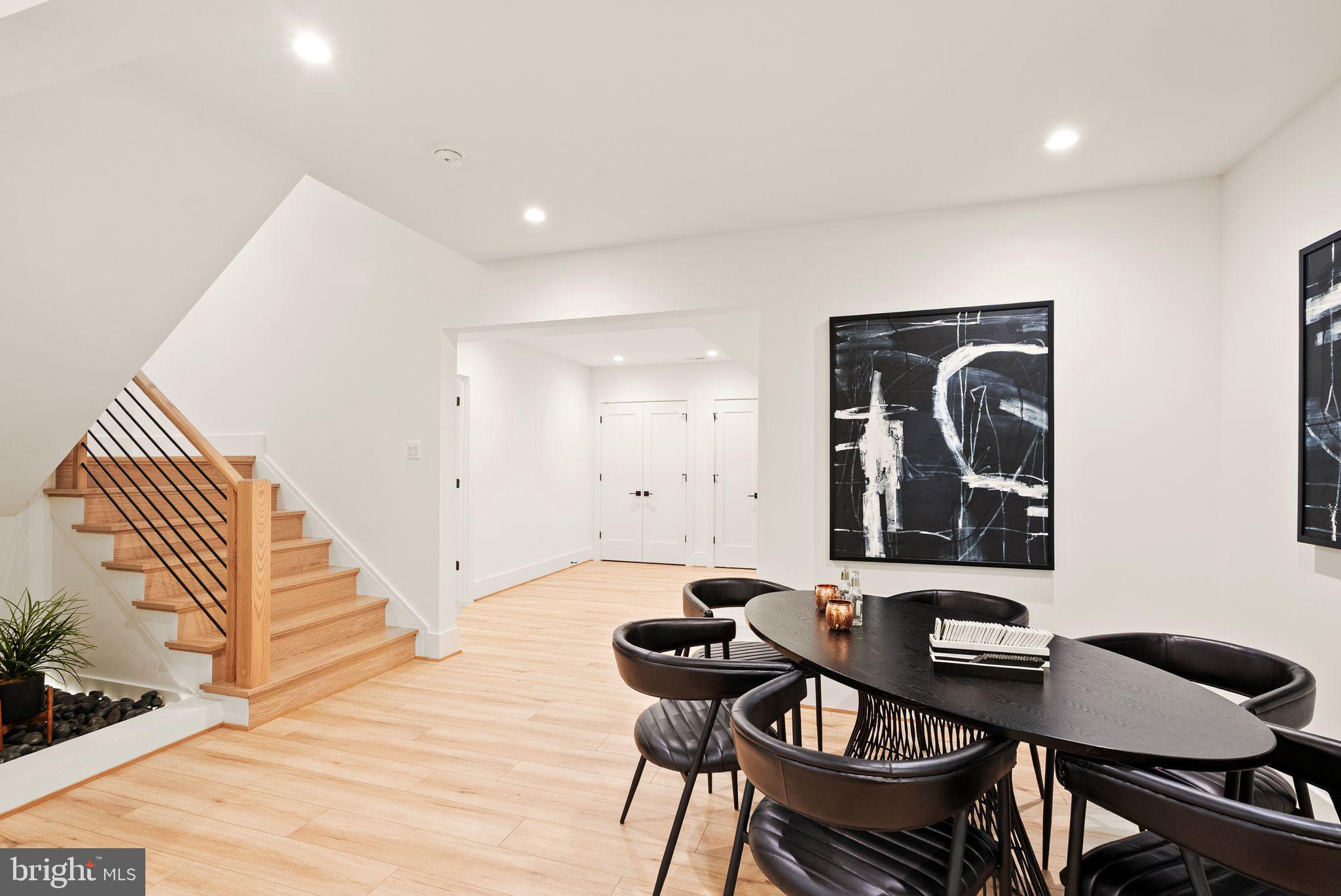 CLARENDON - Residential