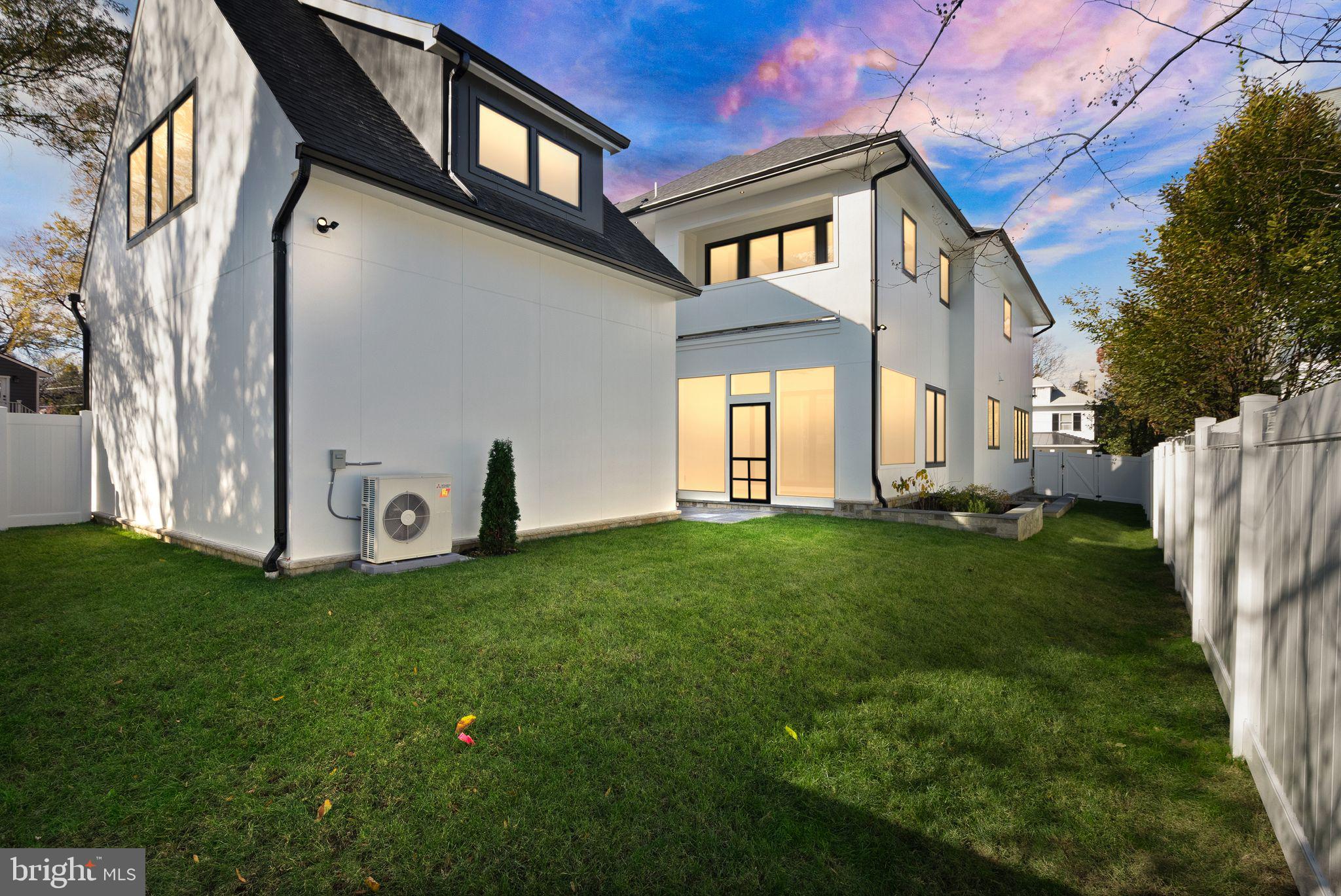 CLARENDON - Residential