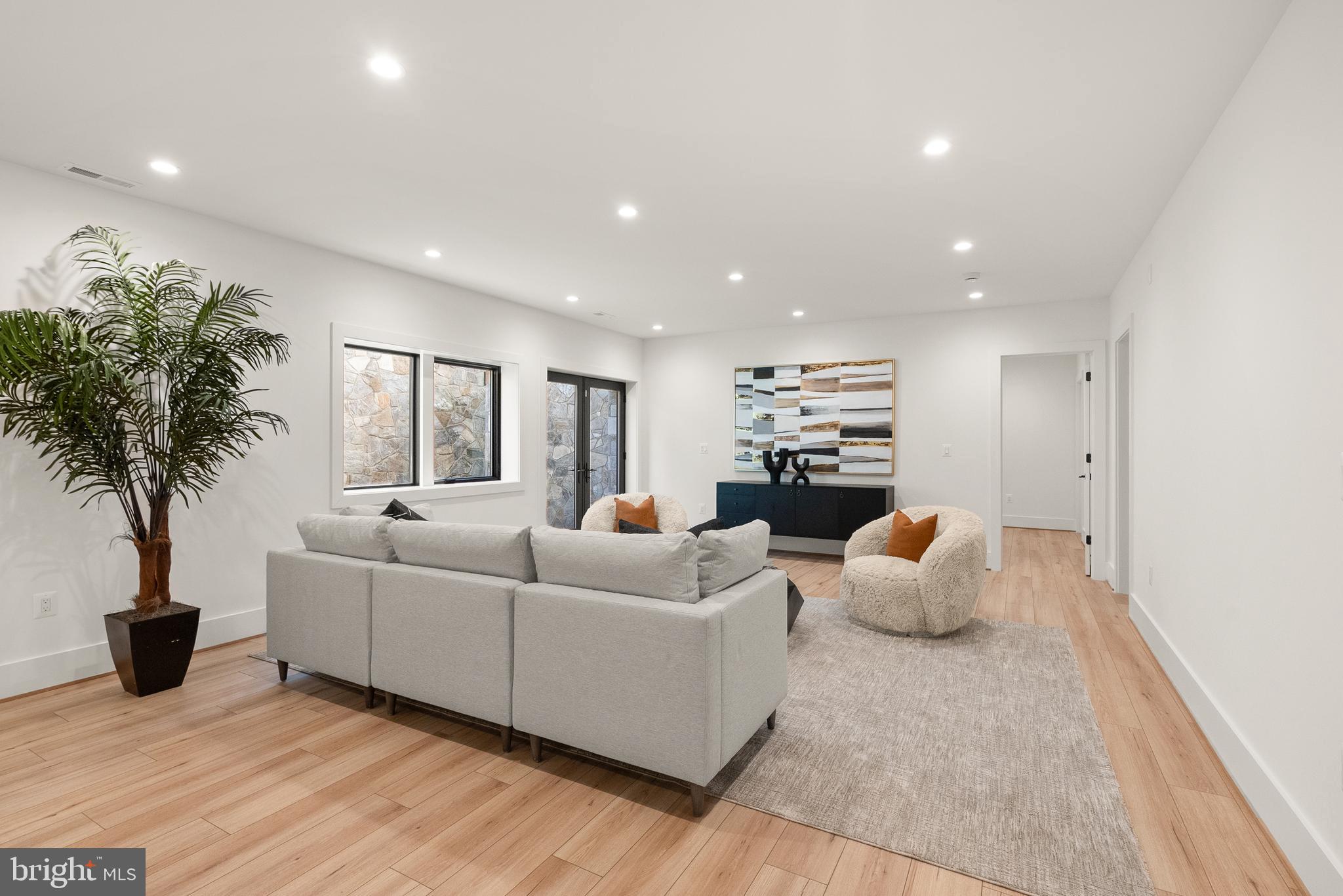 CLARENDON - Residential