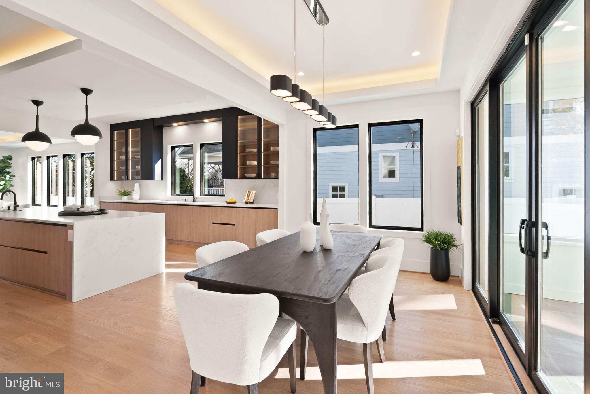 CLARENDON - Residential