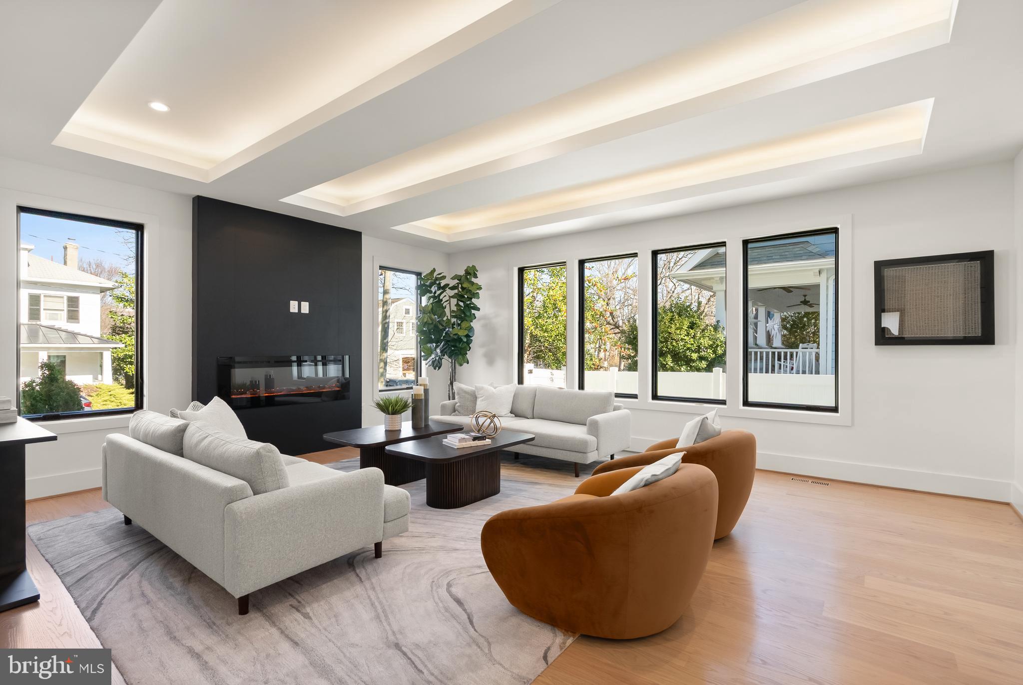 CLARENDON - Residential