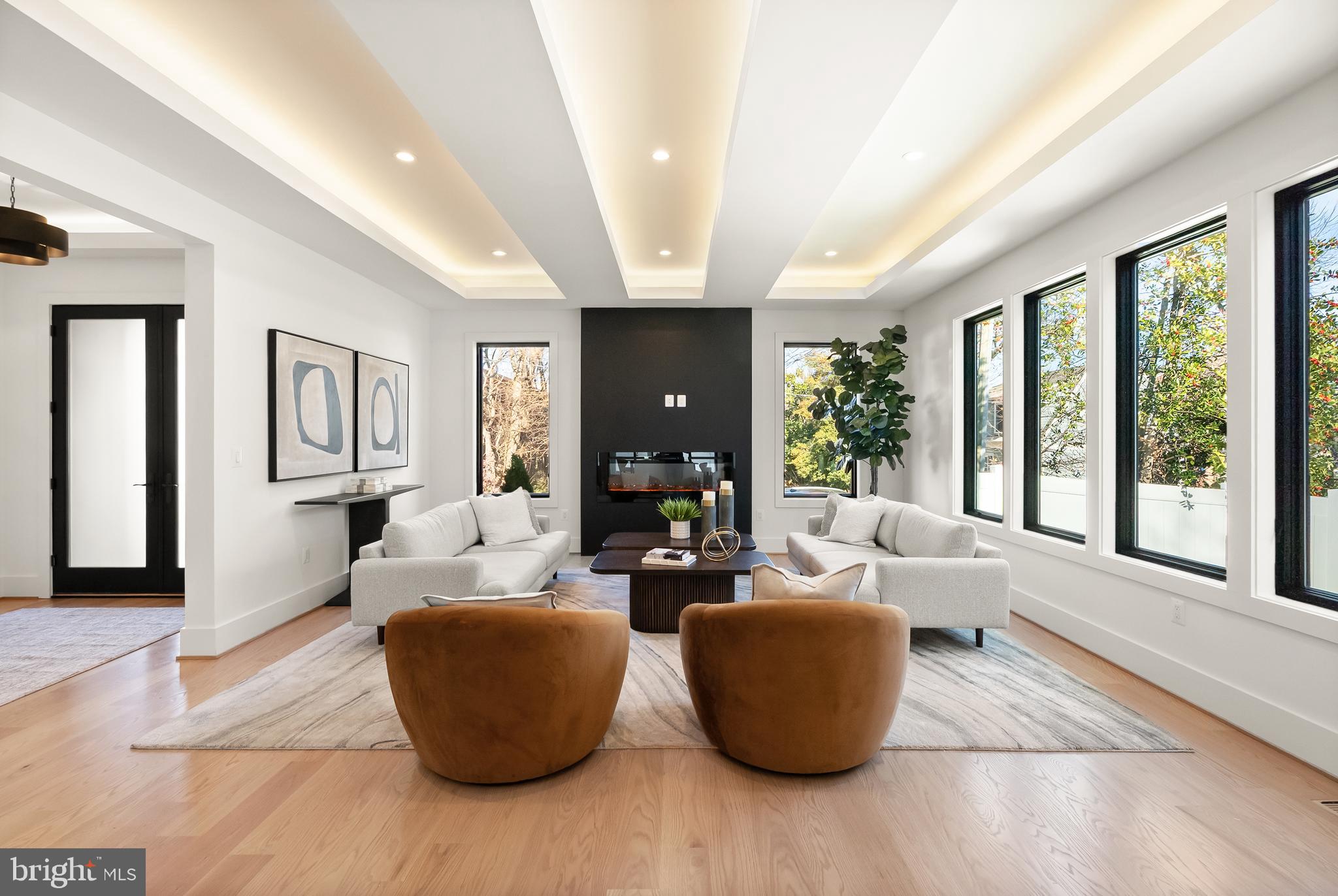 CLARENDON - Residential