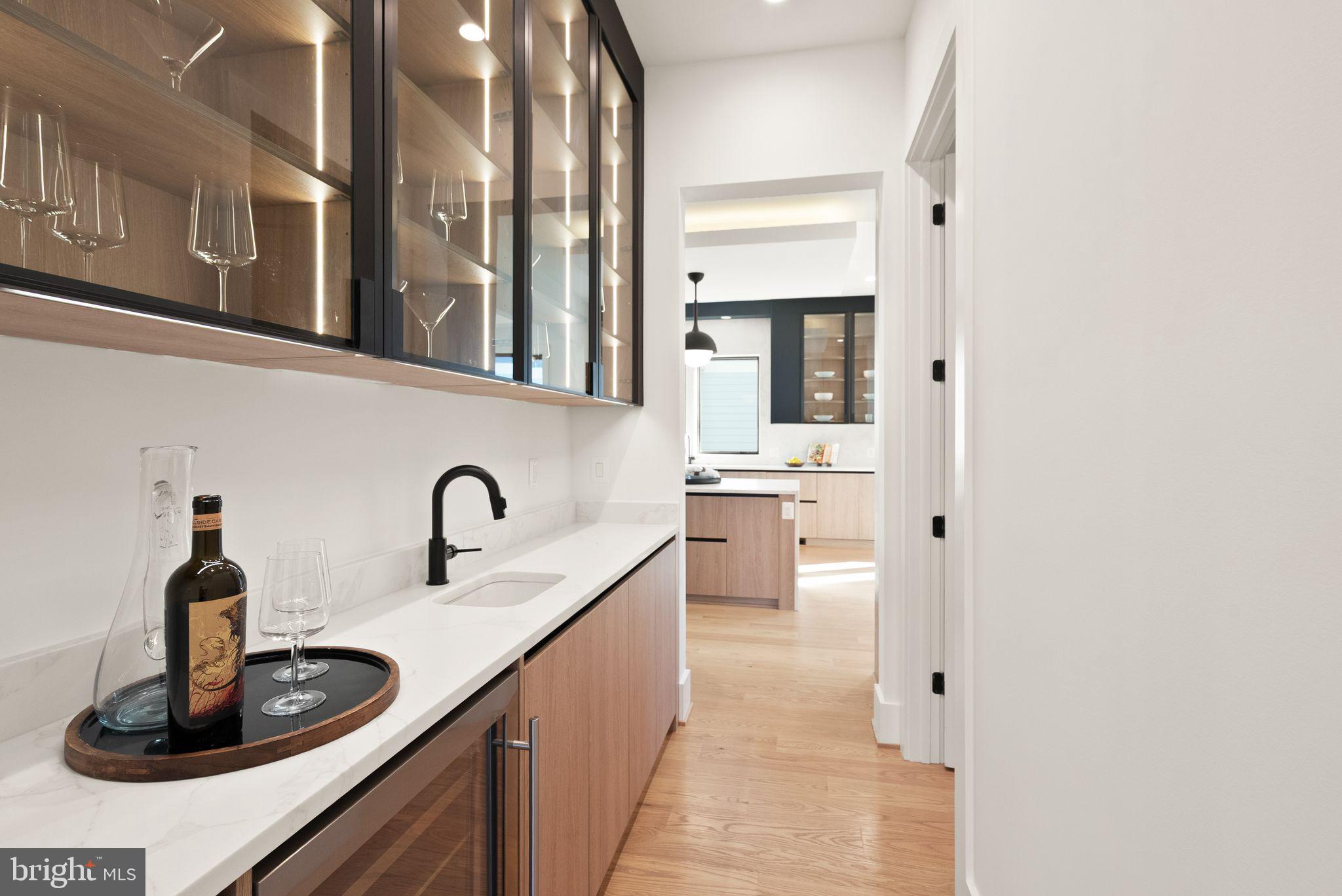 CLARENDON - Residential