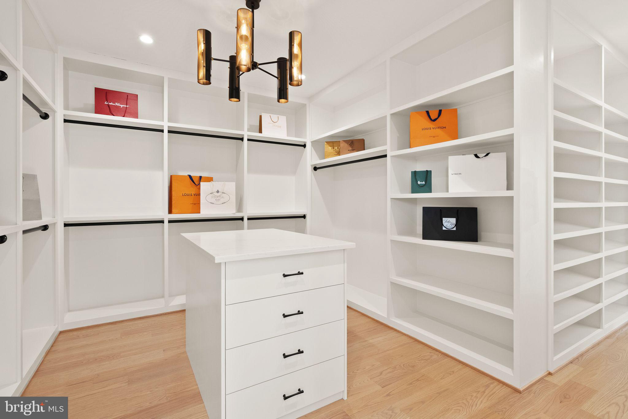 CLARENDON - Residential