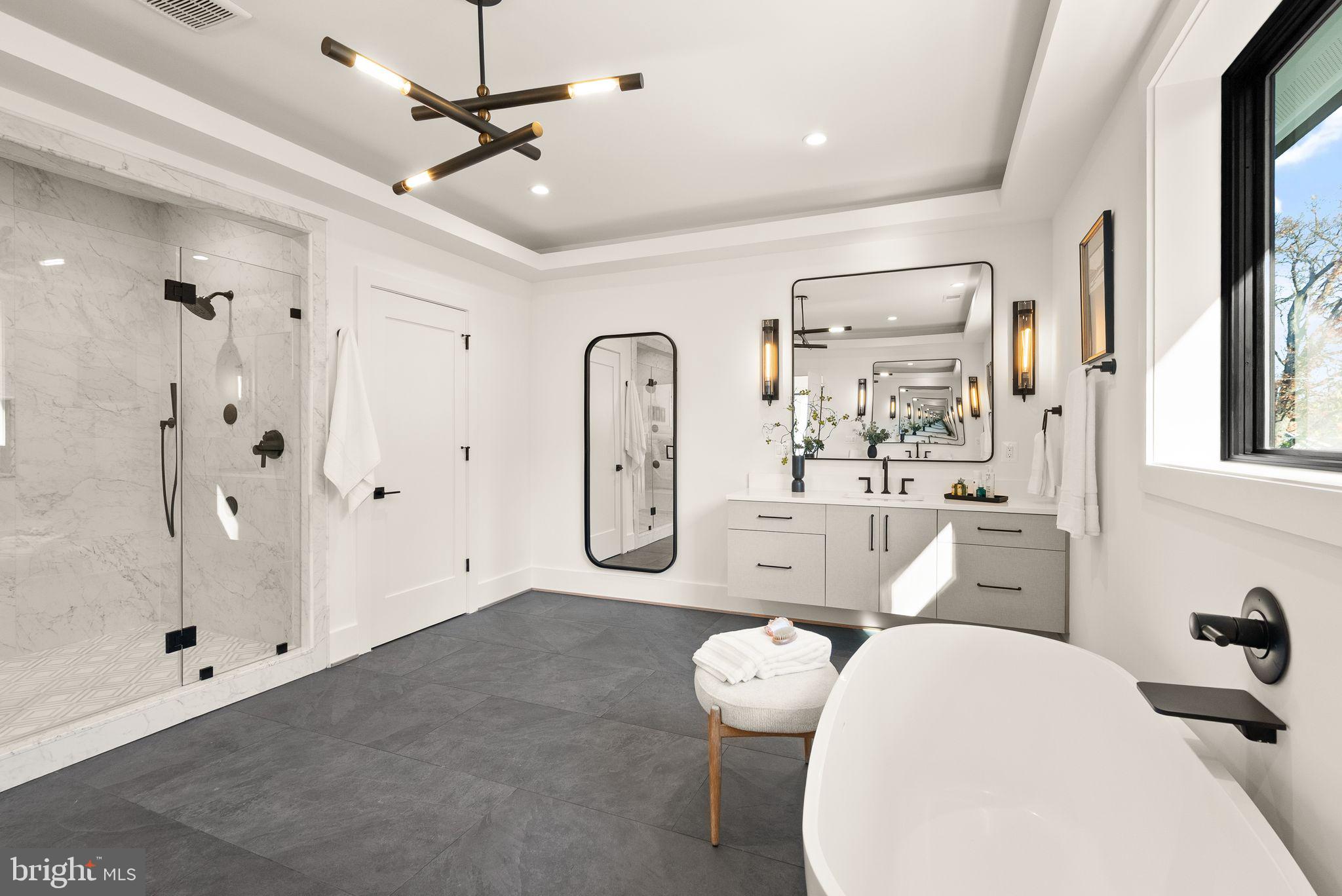 CLARENDON - Residential