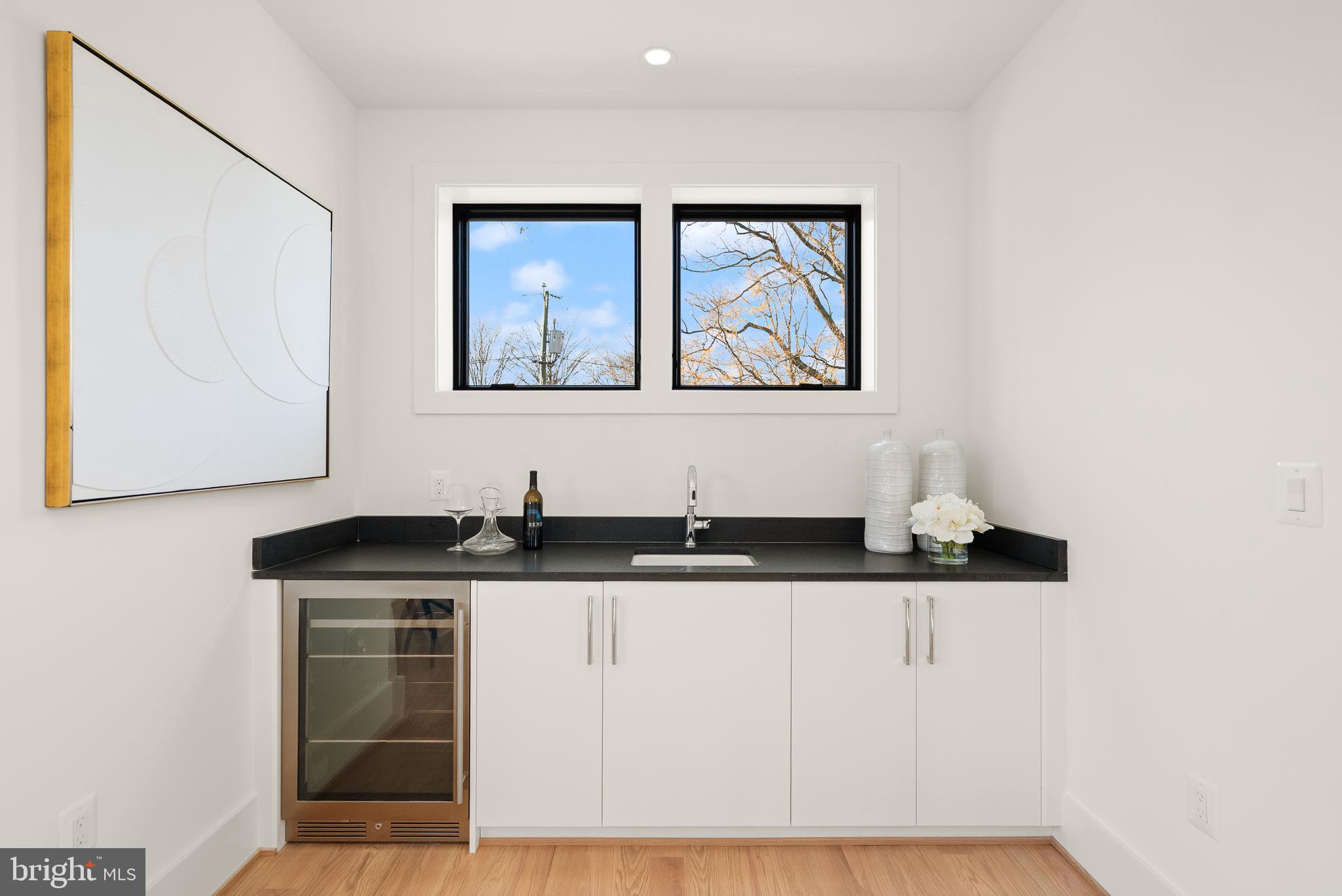 CLARENDON - Residential