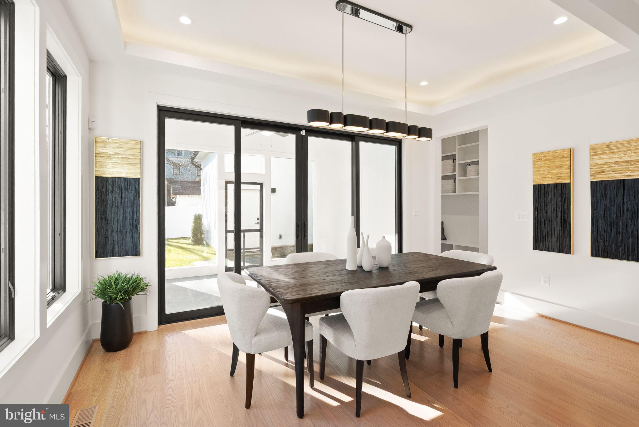 CLARENDON - Residential