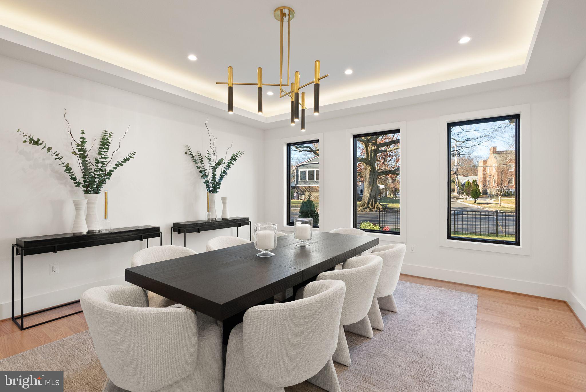 CLARENDON - Residential