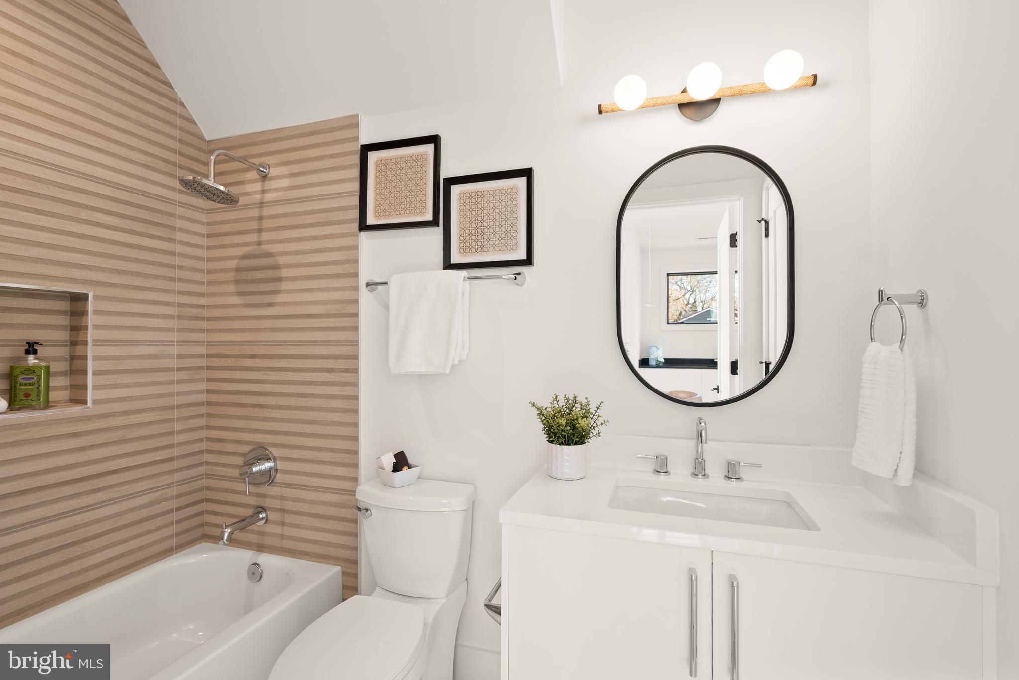 CLARENDON - Residential