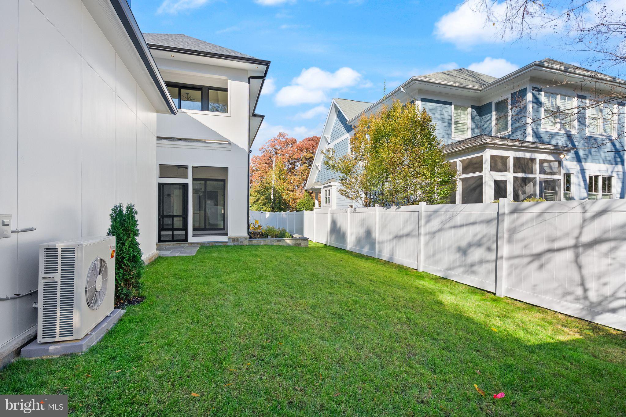 CLARENDON - Residential