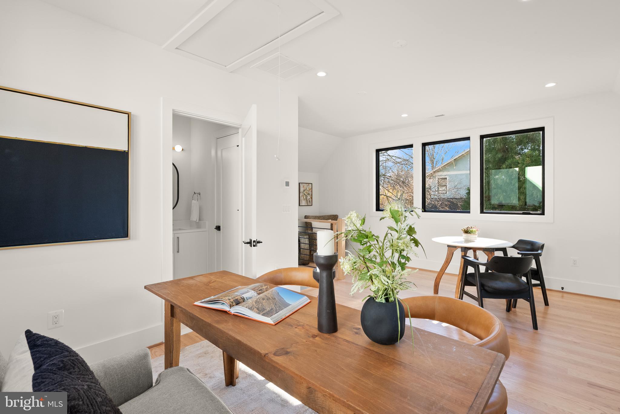 CLARENDON - Residential