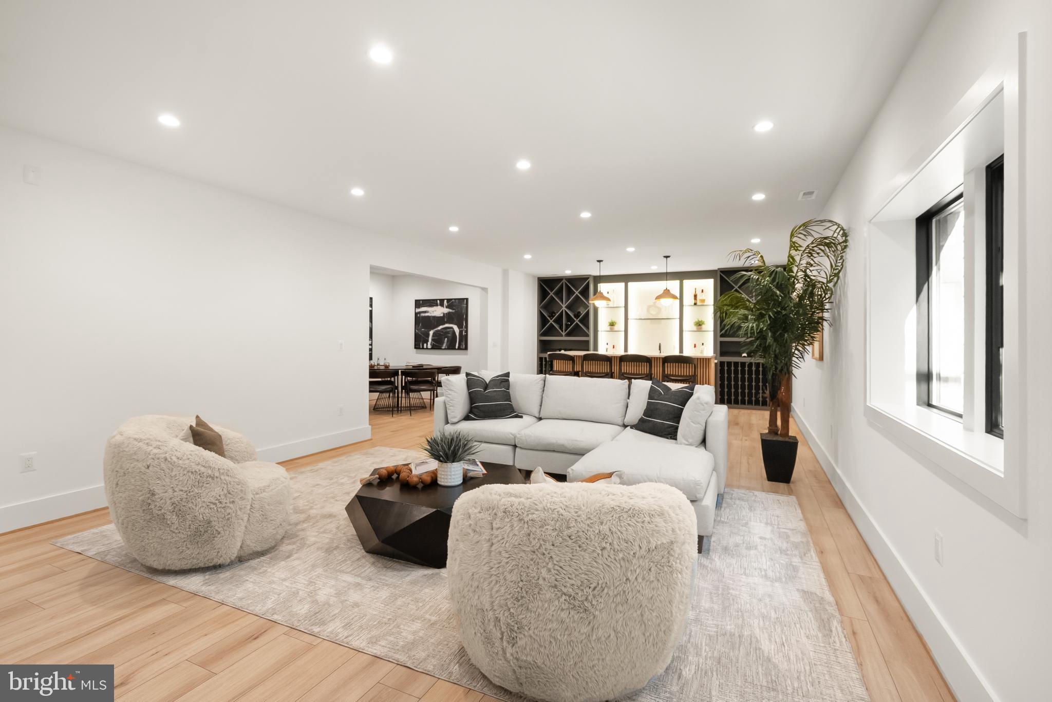 CLARENDON - Residential